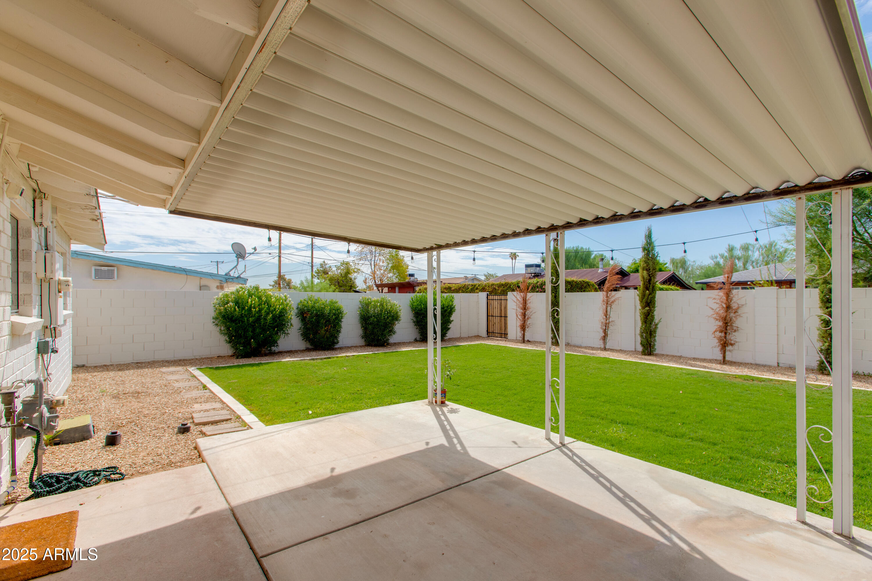 8143 E COLUMBUS Avenue