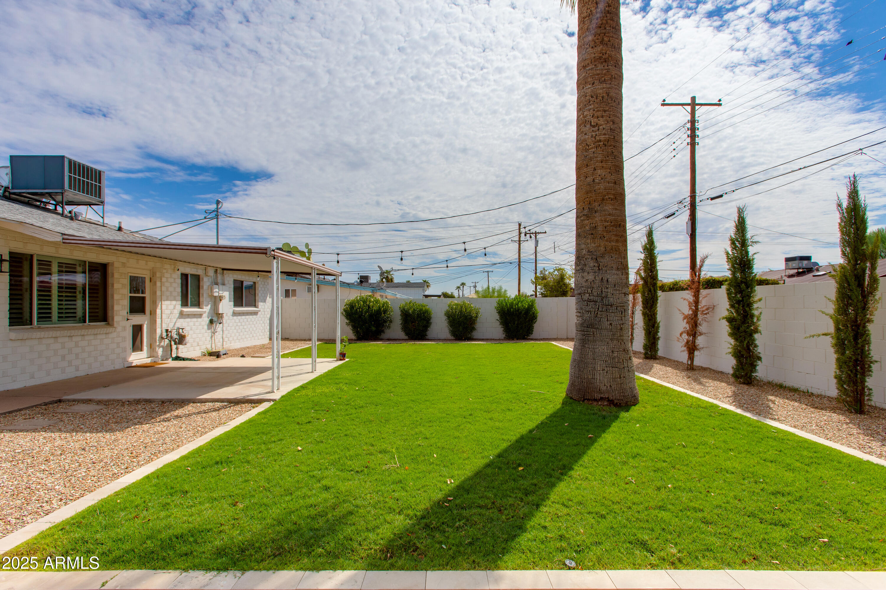 8143 E COLUMBUS Avenue