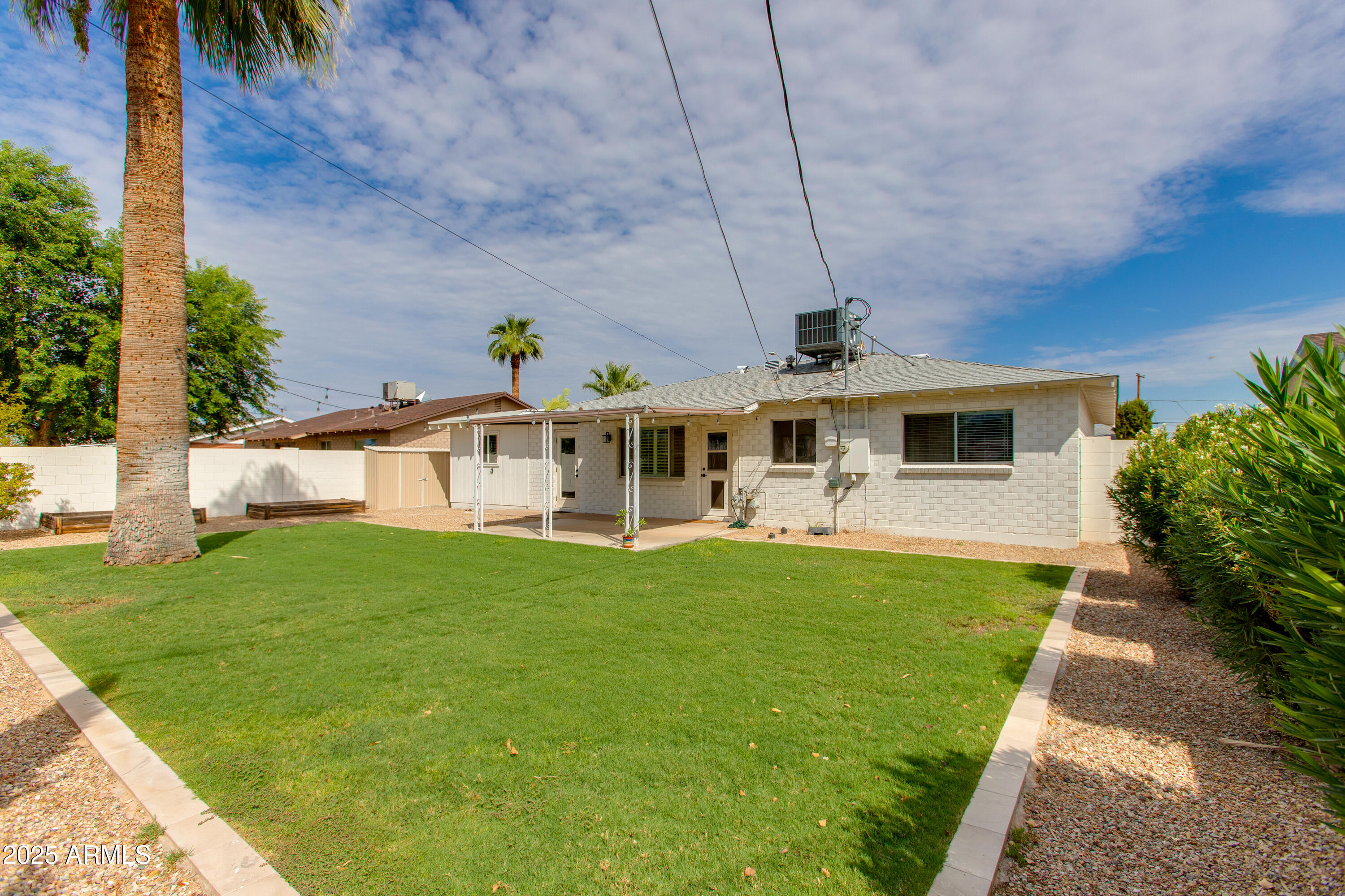 8143 E COLUMBUS Avenue