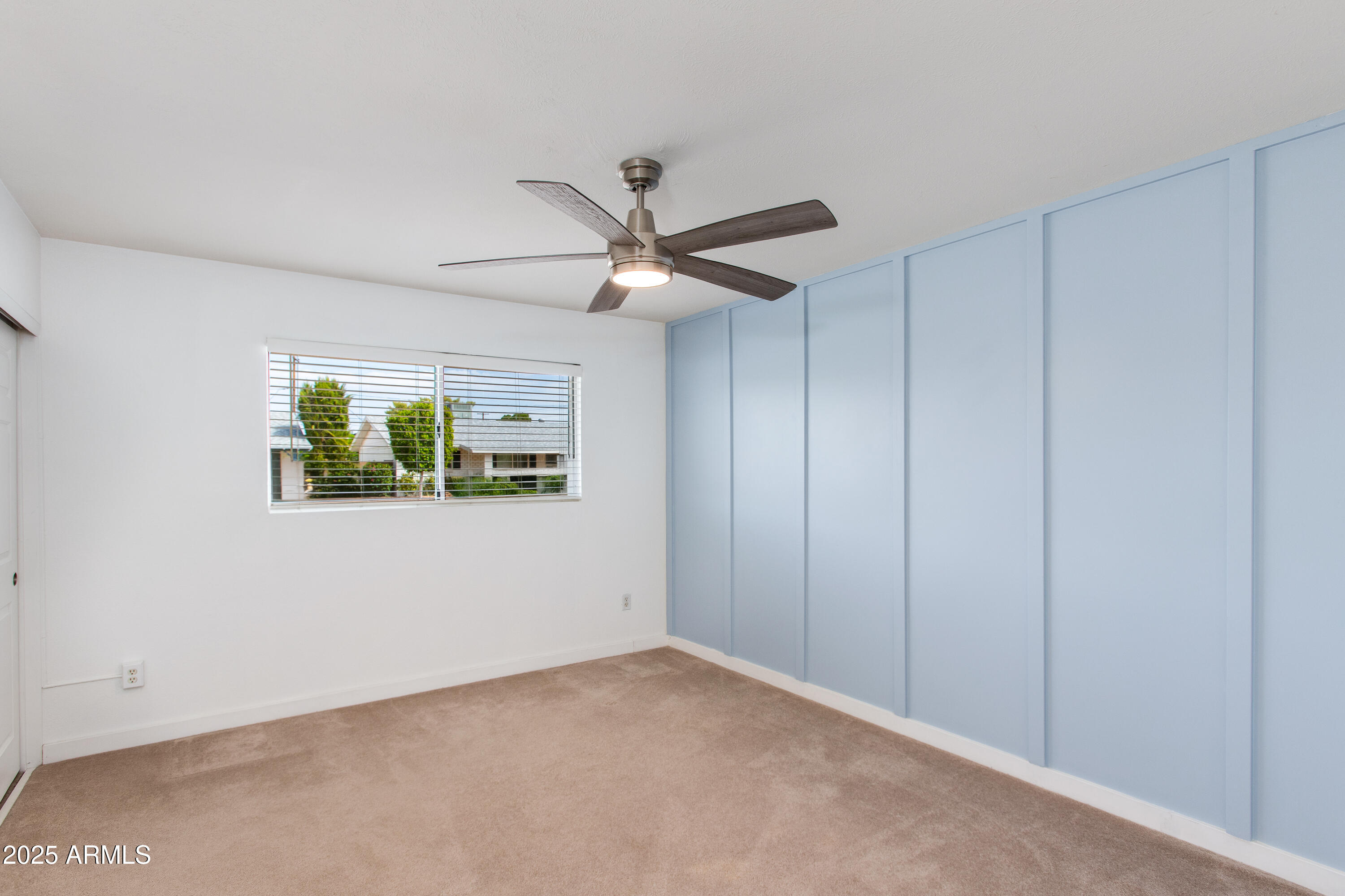 8143 E COLUMBUS Avenue