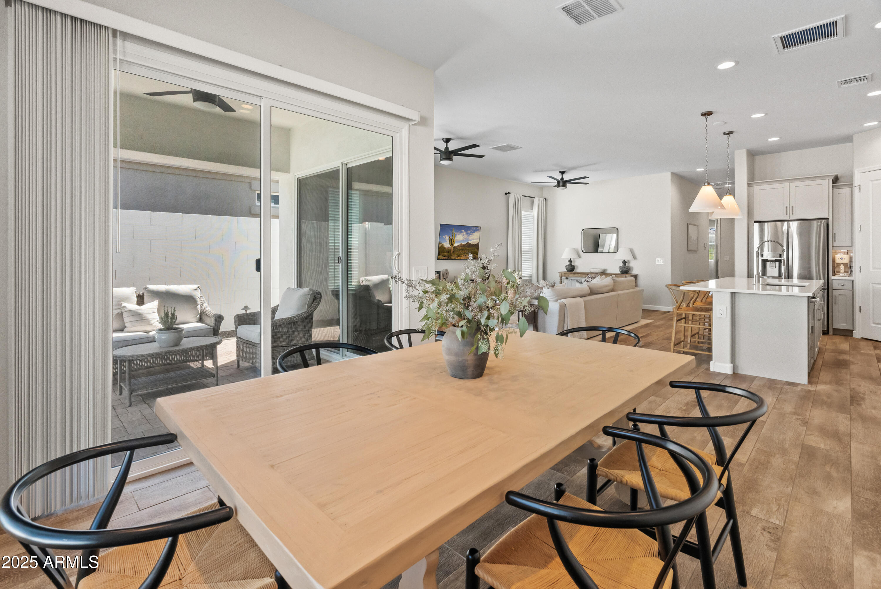 2044 E ALAMEDA Road