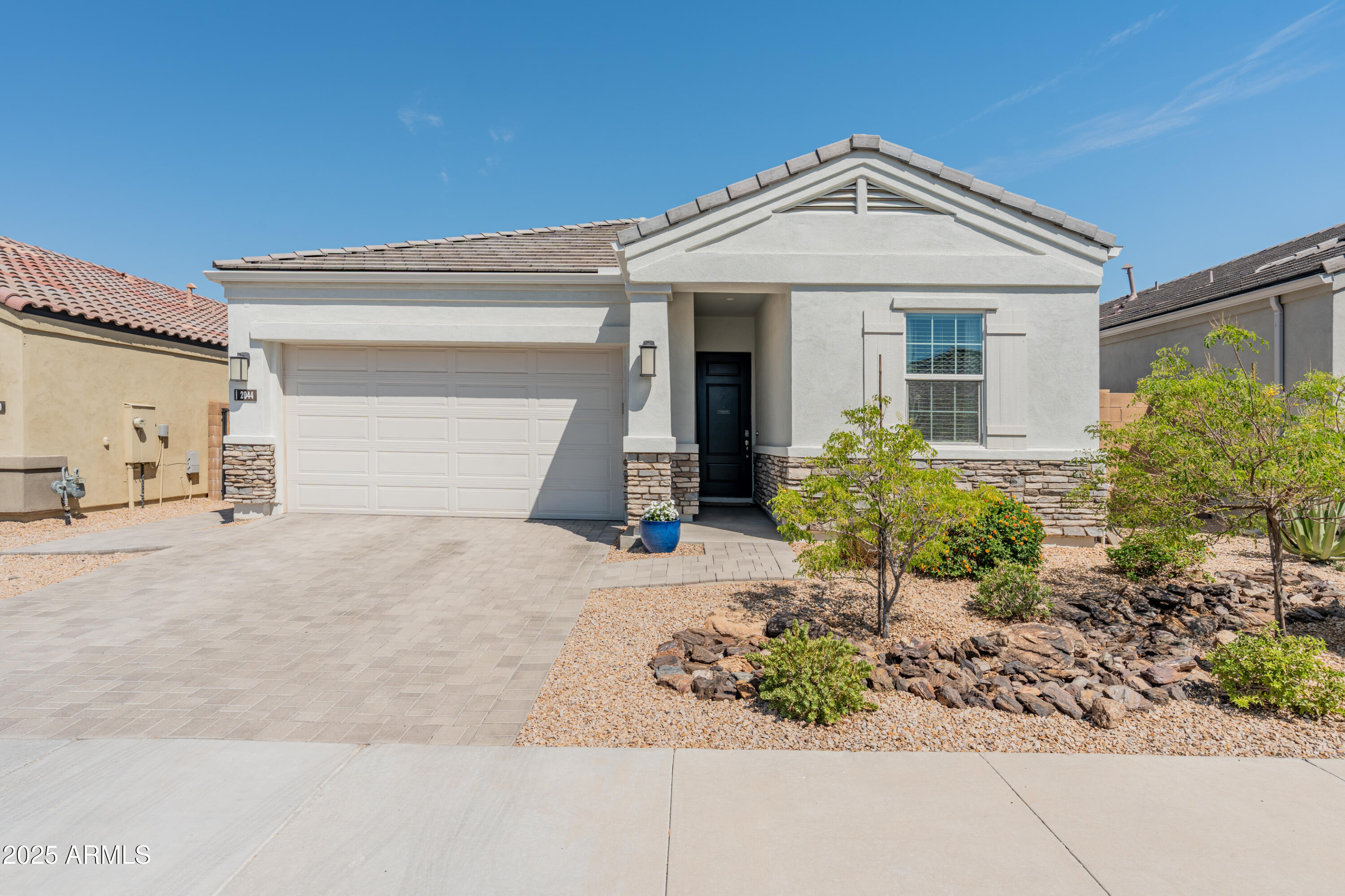 2044 E ALAMEDA Road