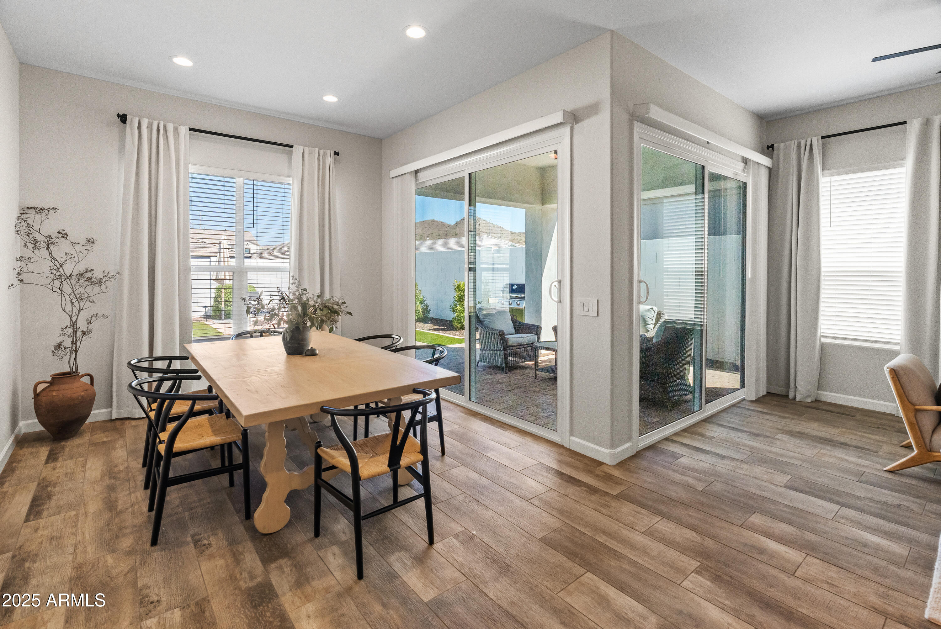 2044 E ALAMEDA Road