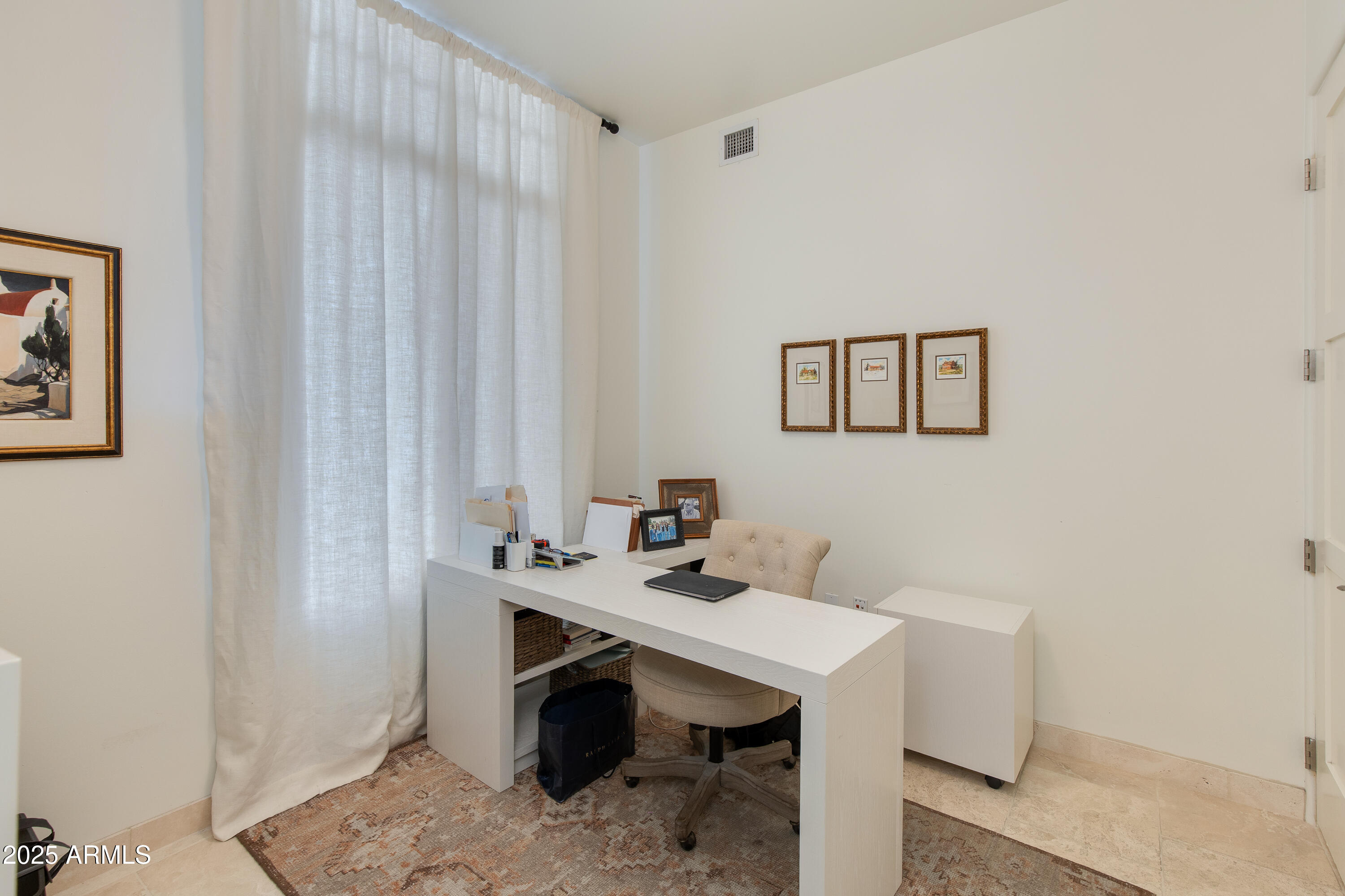 8 E BILTMORE Estate, 110