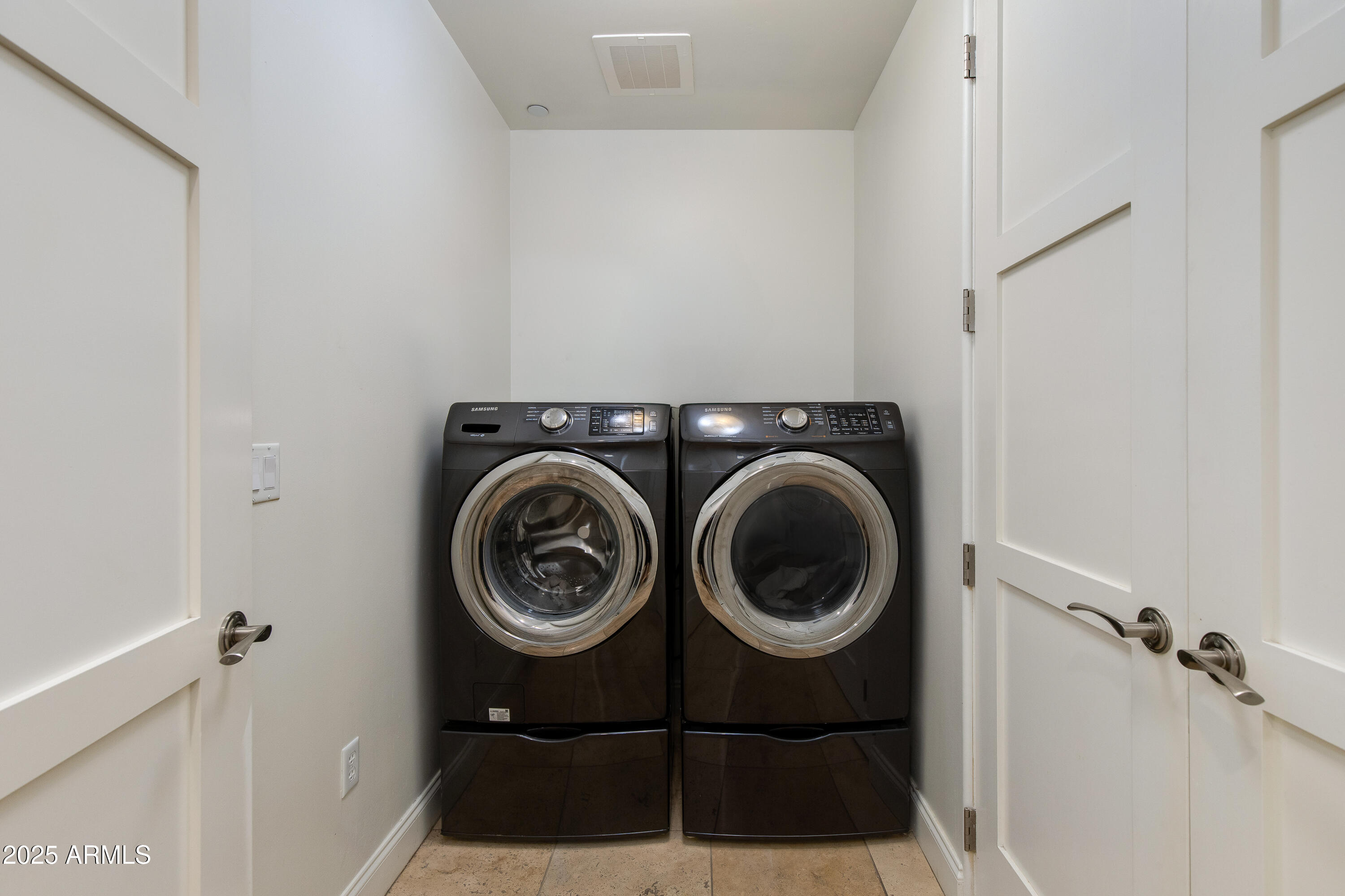 8 E BILTMORE Estate, 110