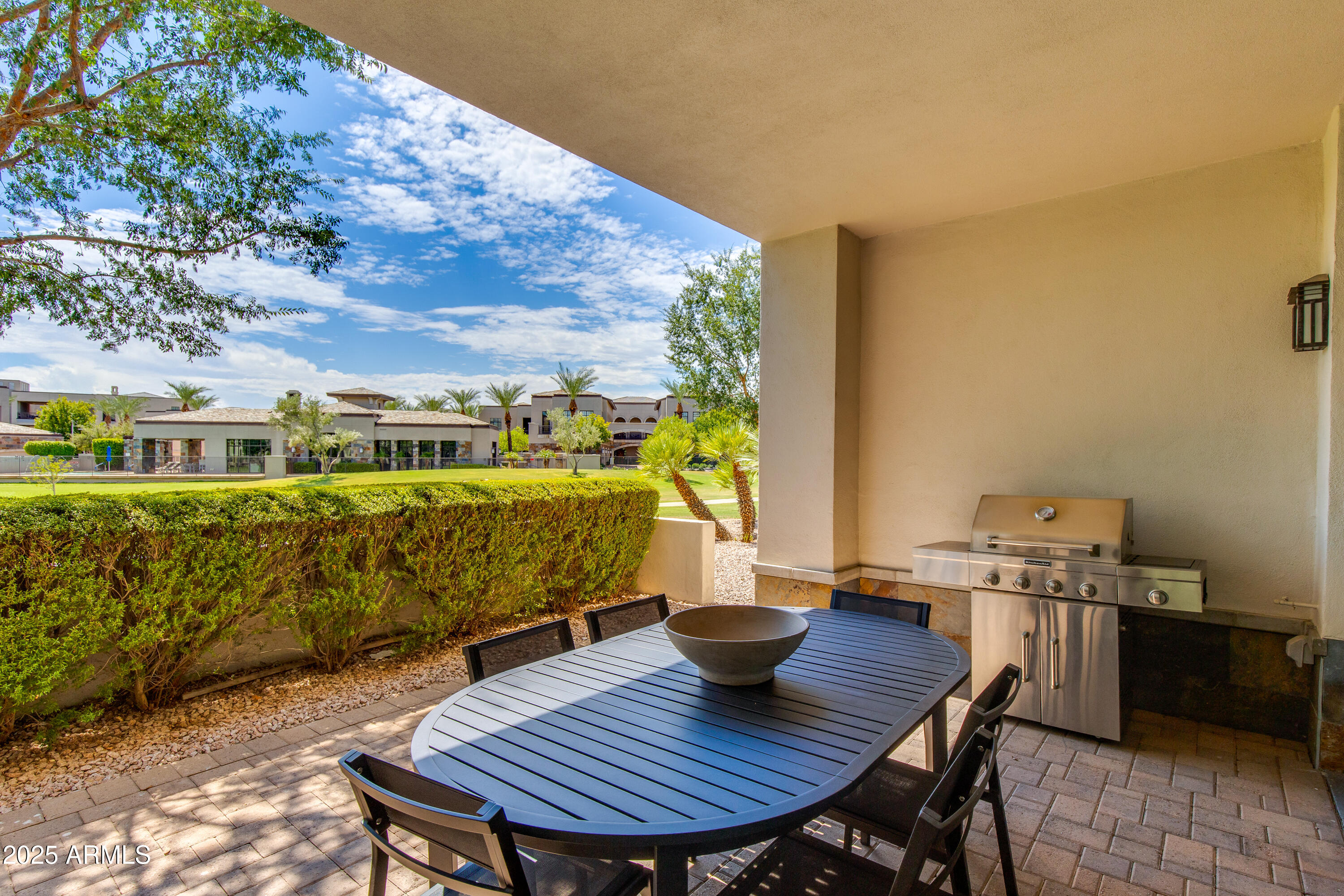 8 E BILTMORE Estate, 110