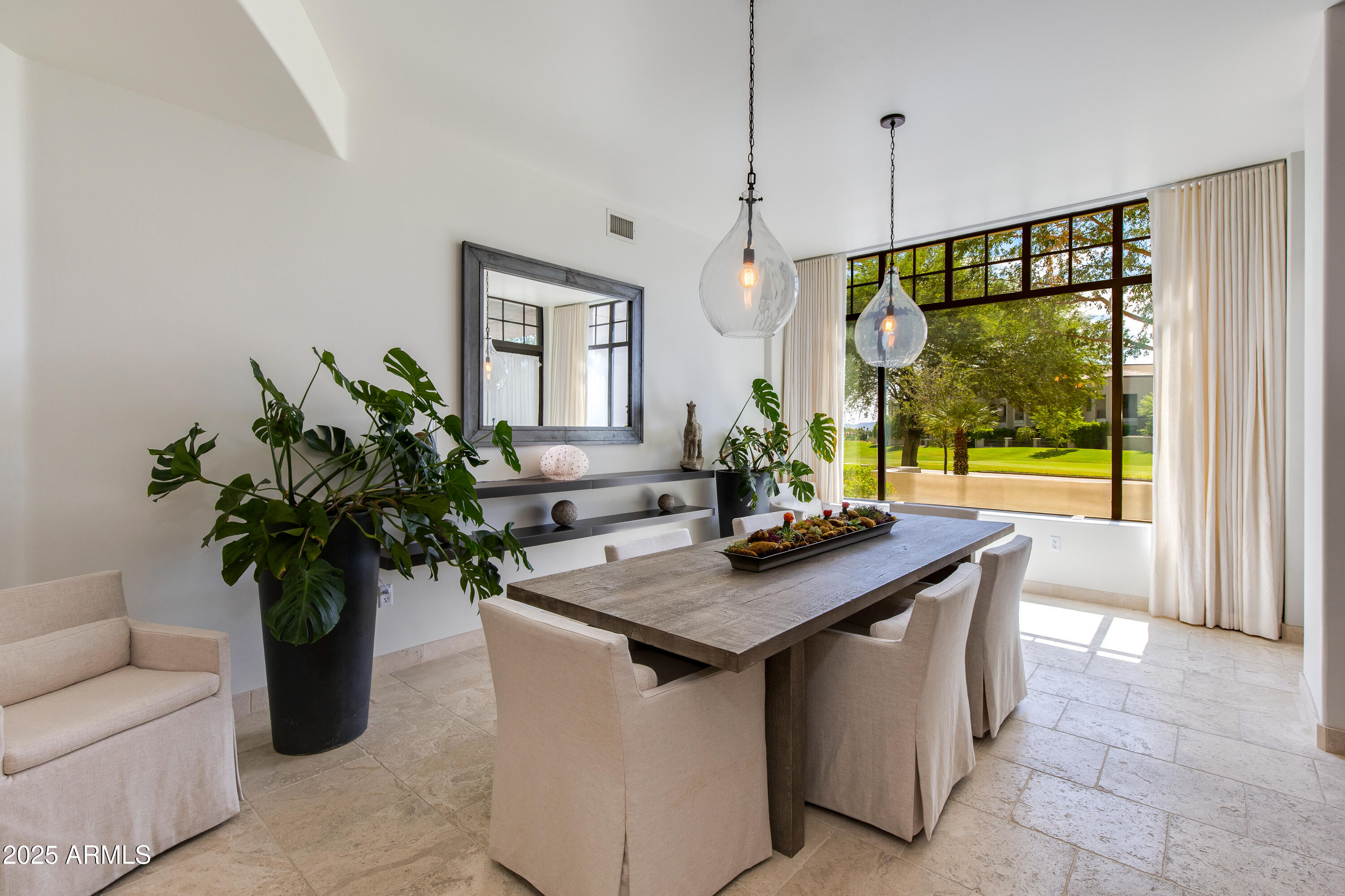8 E BILTMORE Estate, 110