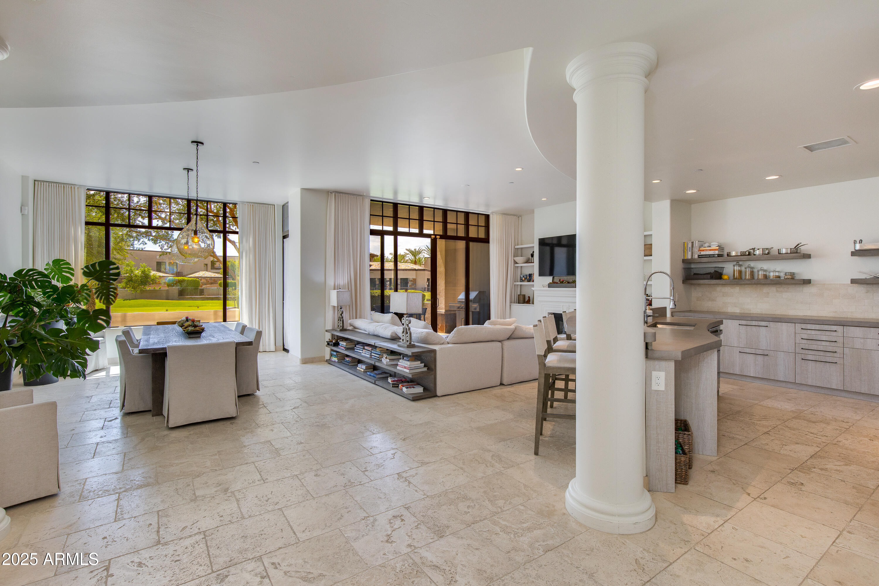 8 E BILTMORE Estate, 110