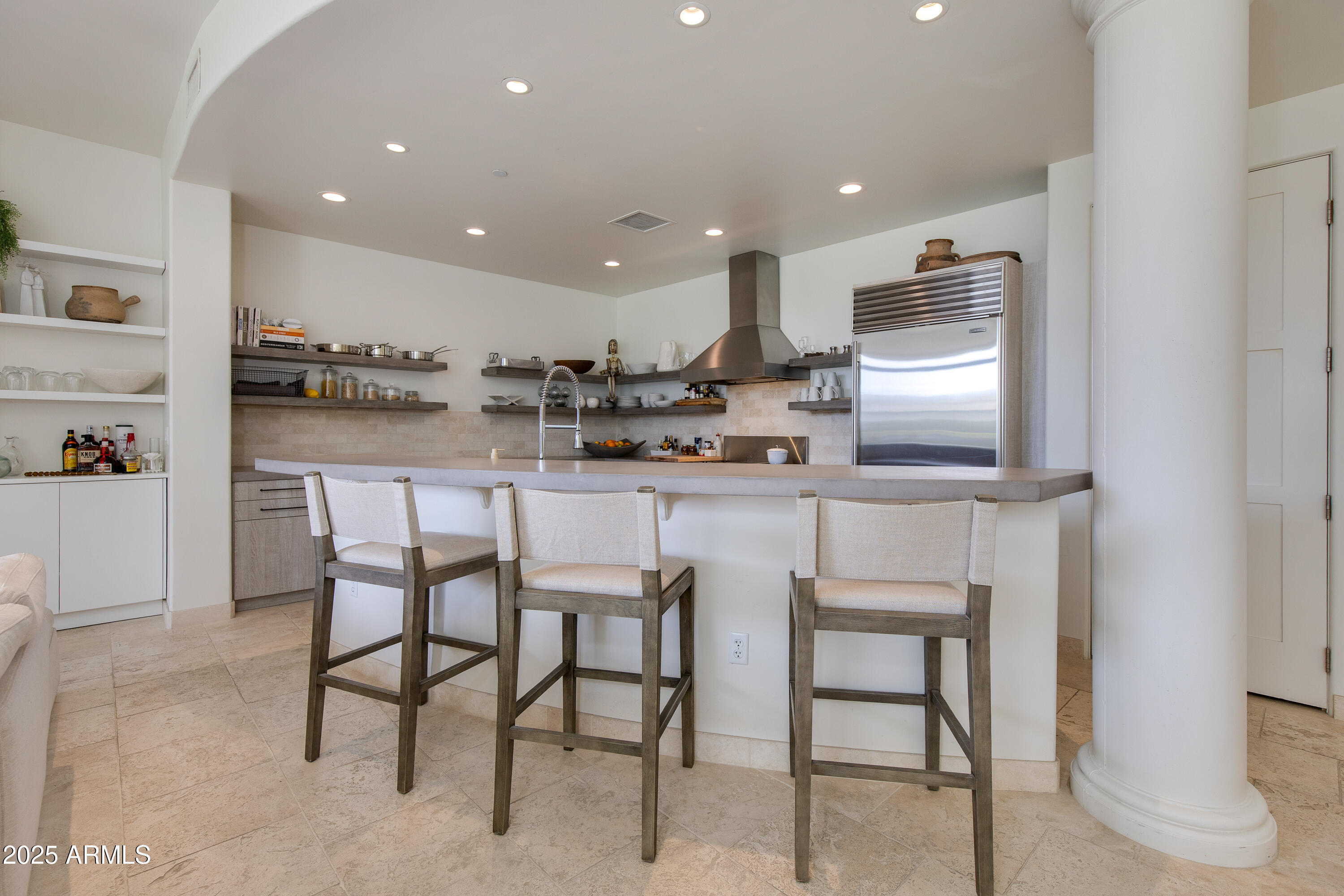 8 E BILTMORE Estate, 110