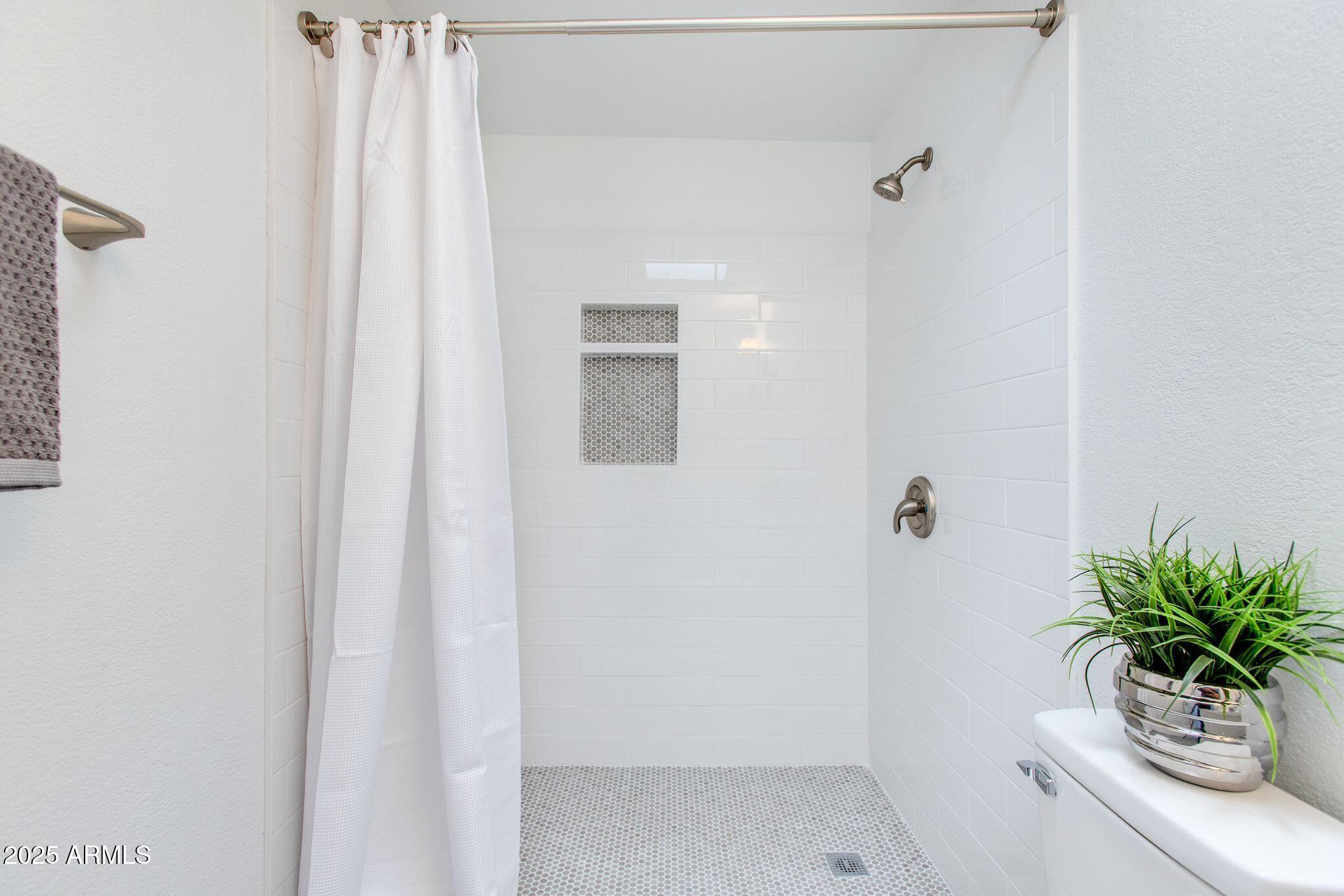 3640 N 38TH Street, 205