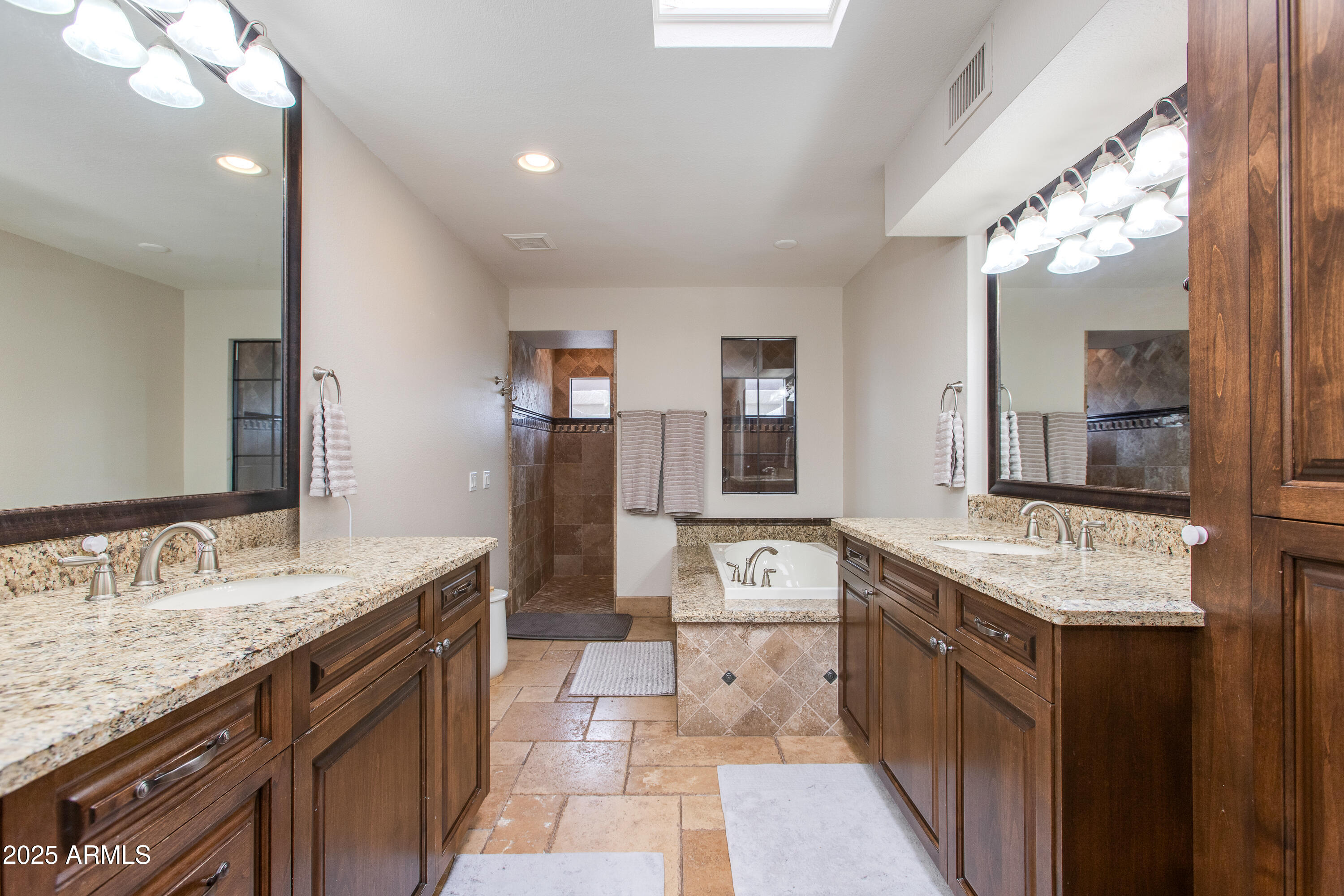 10645 E BELLA VISTA Drive