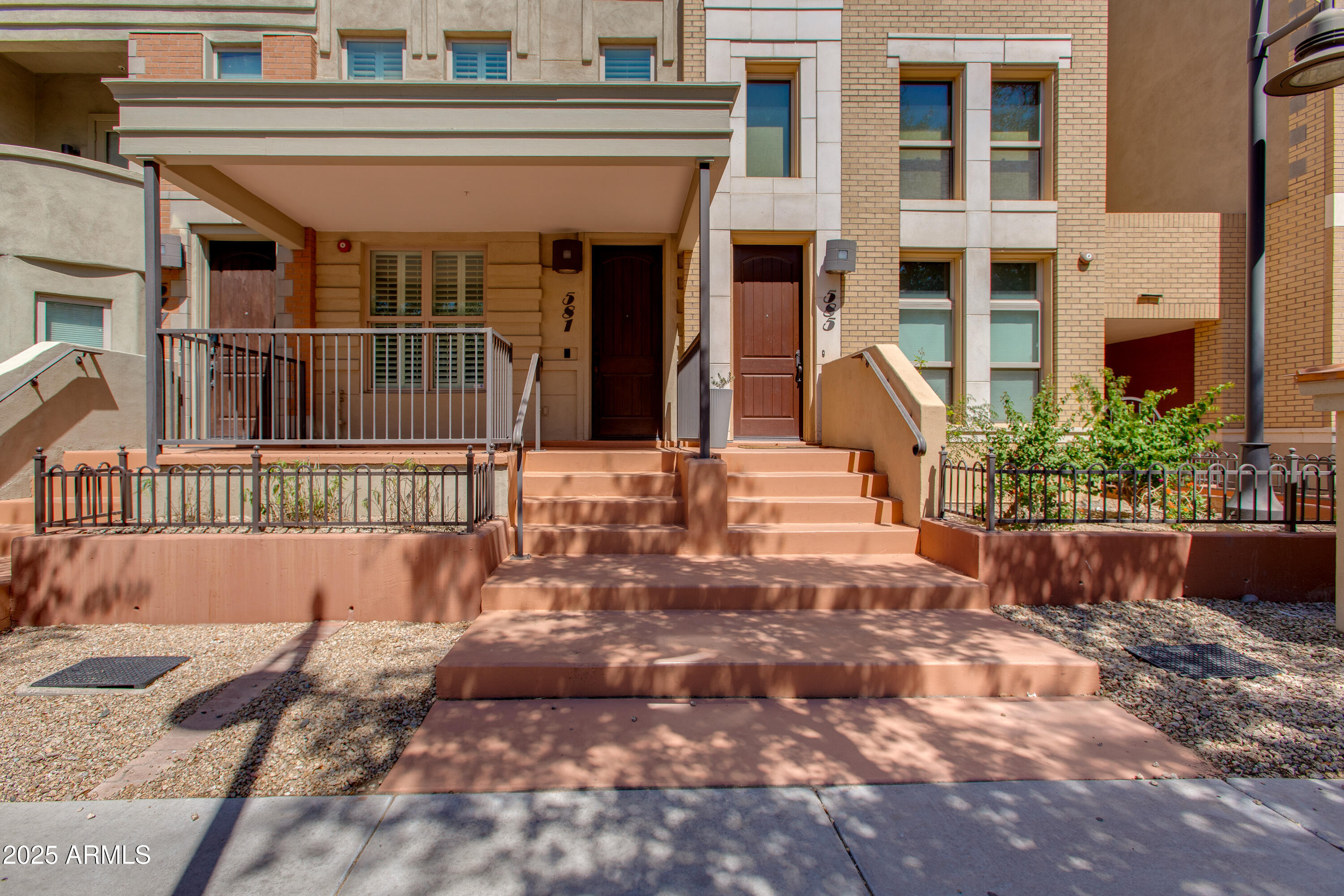 581 S ROOSEVELT Street