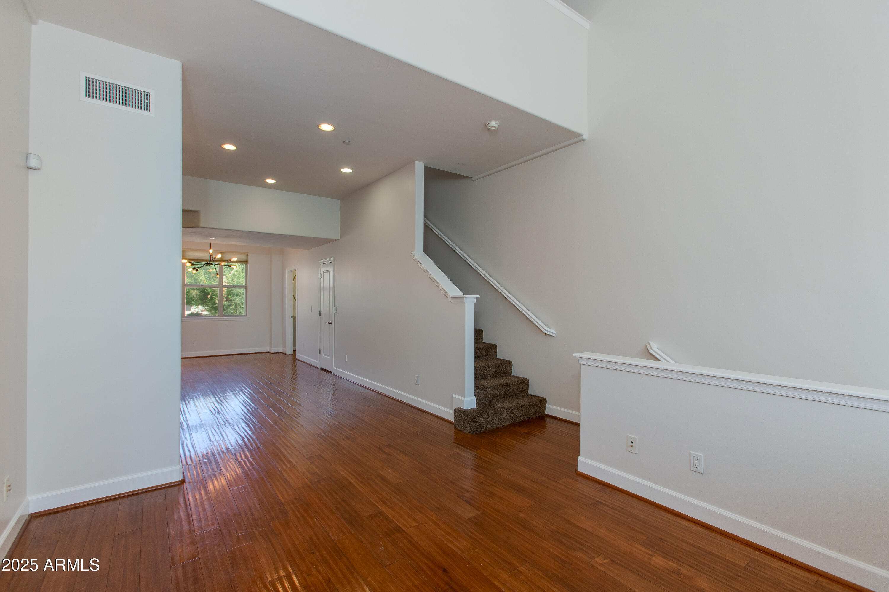 581 S ROOSEVELT Street