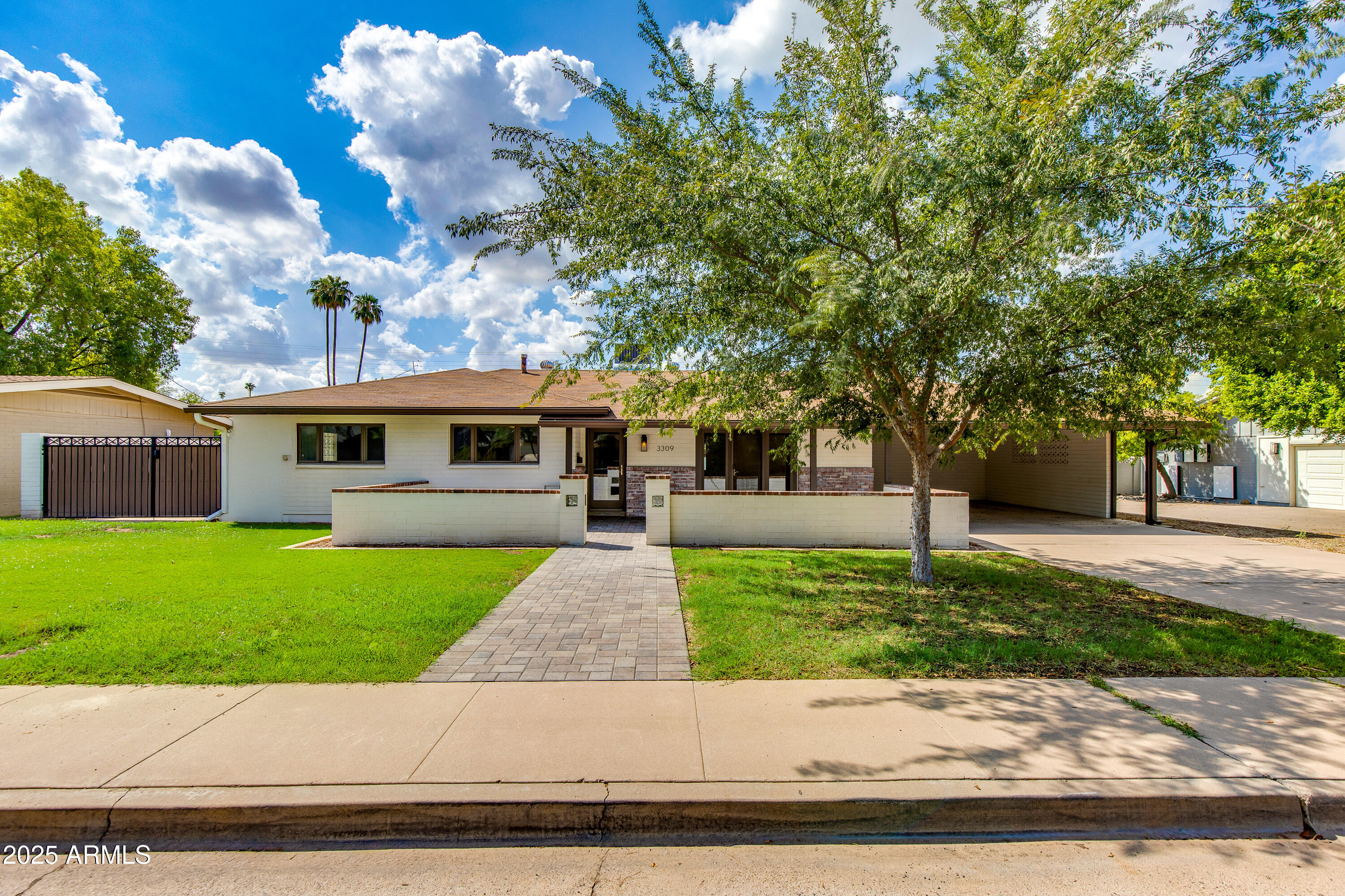 3309 E MONTECITO Avenue