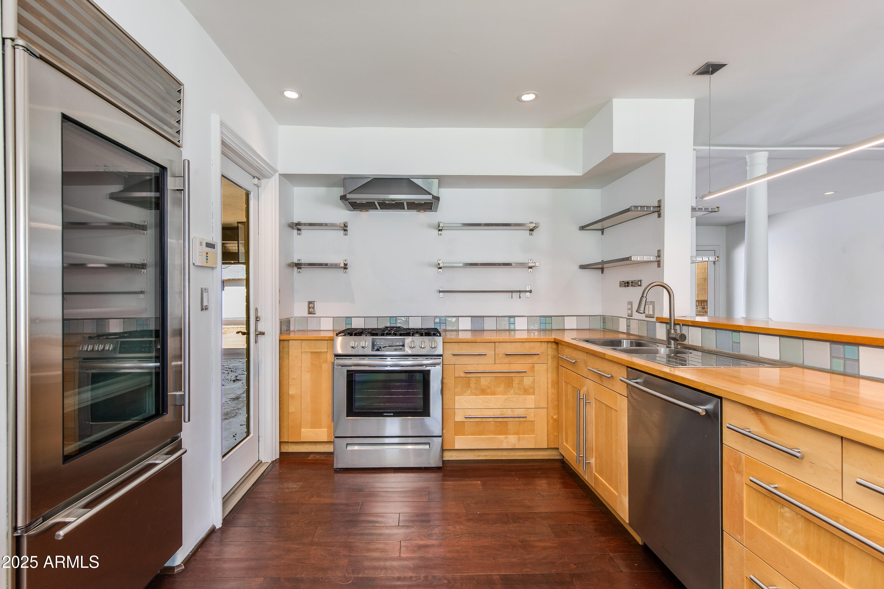 3309 E MONTECITO Avenue