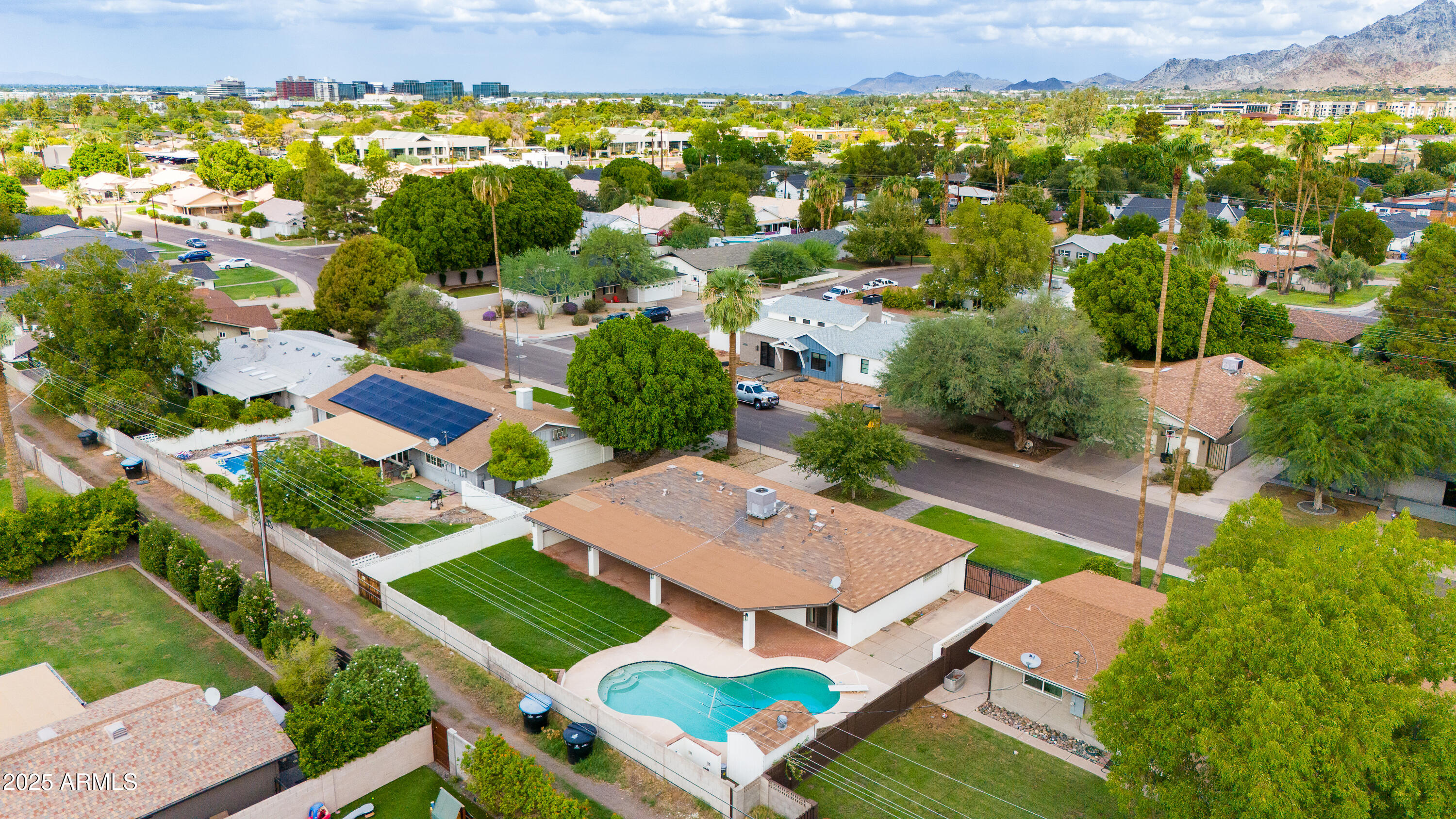 3309 E MONTECITO Avenue