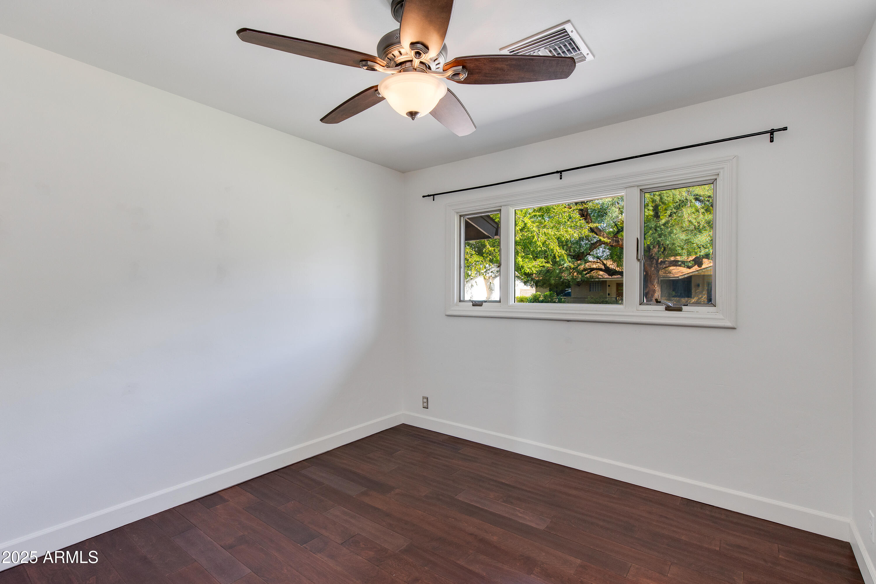 3309 E MONTECITO Avenue