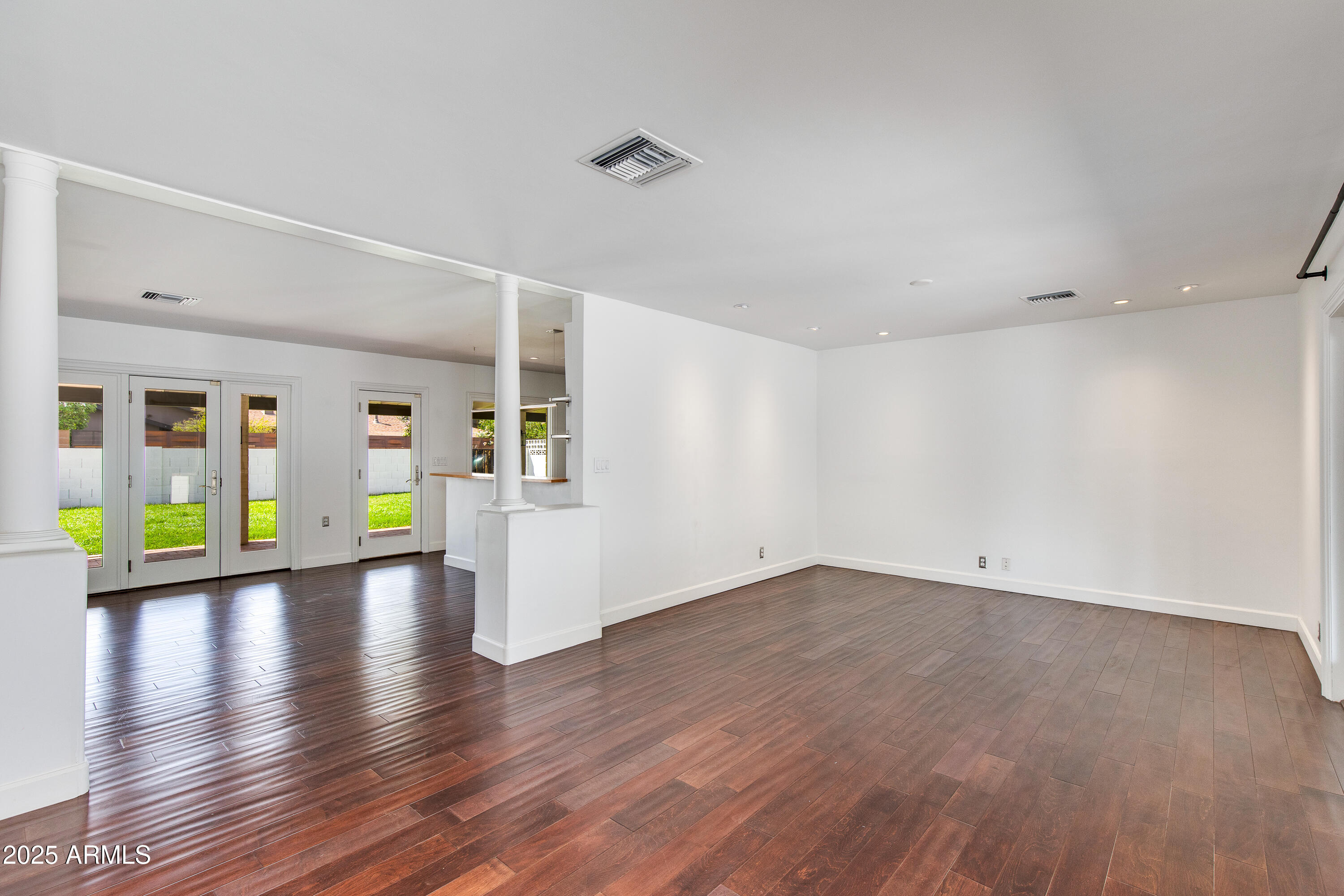 3309 E MONTECITO Avenue