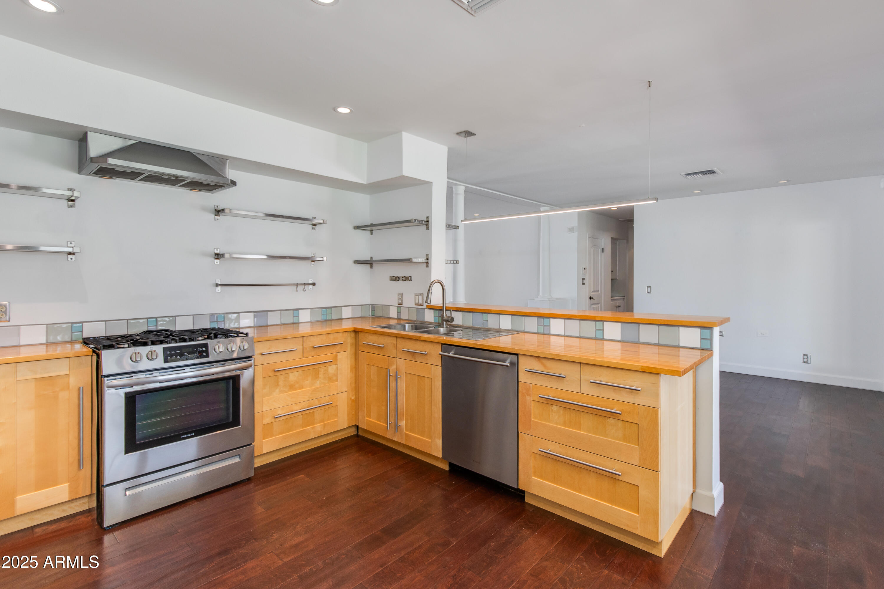 3309 E MONTECITO Avenue