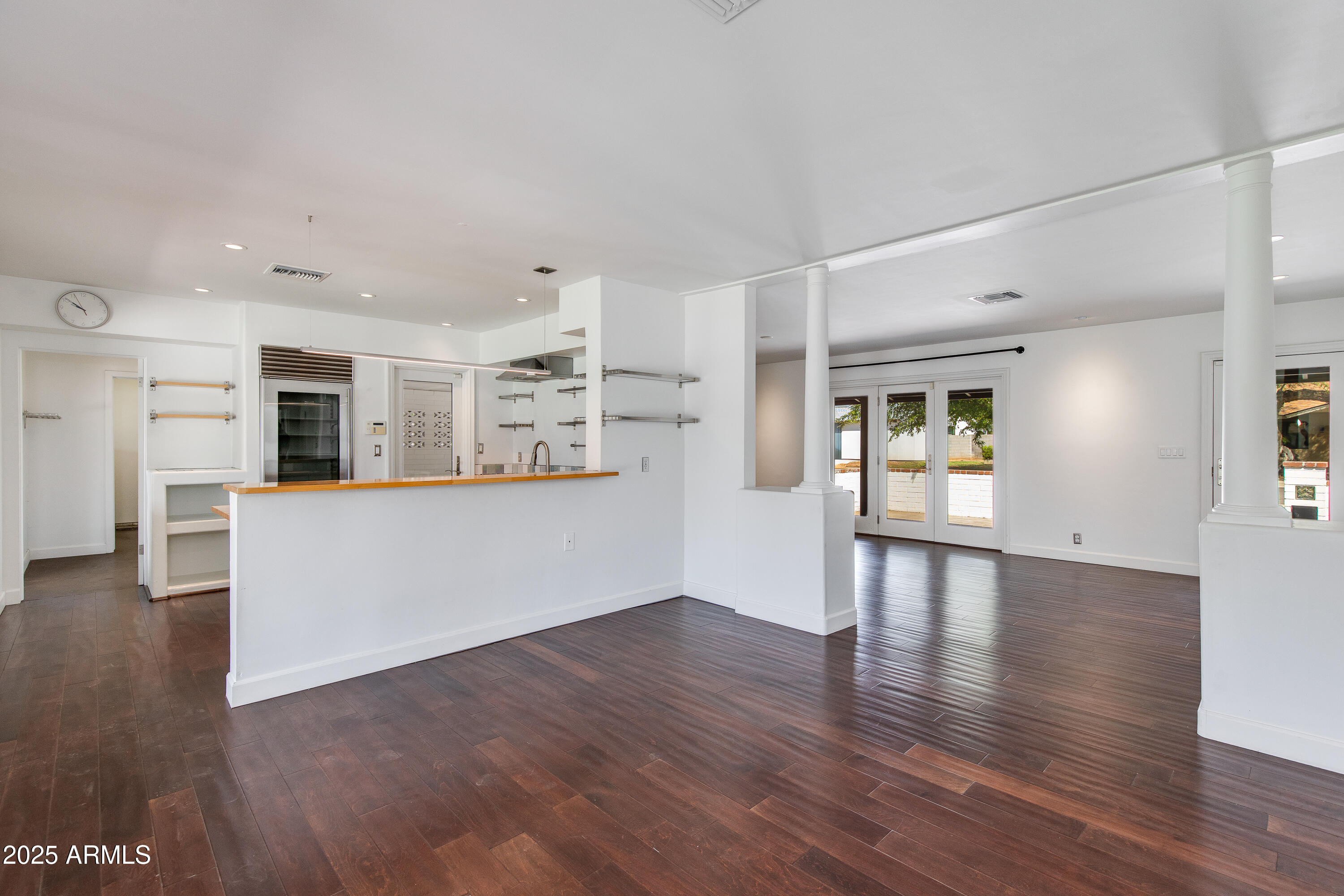 3309 E MONTECITO Avenue