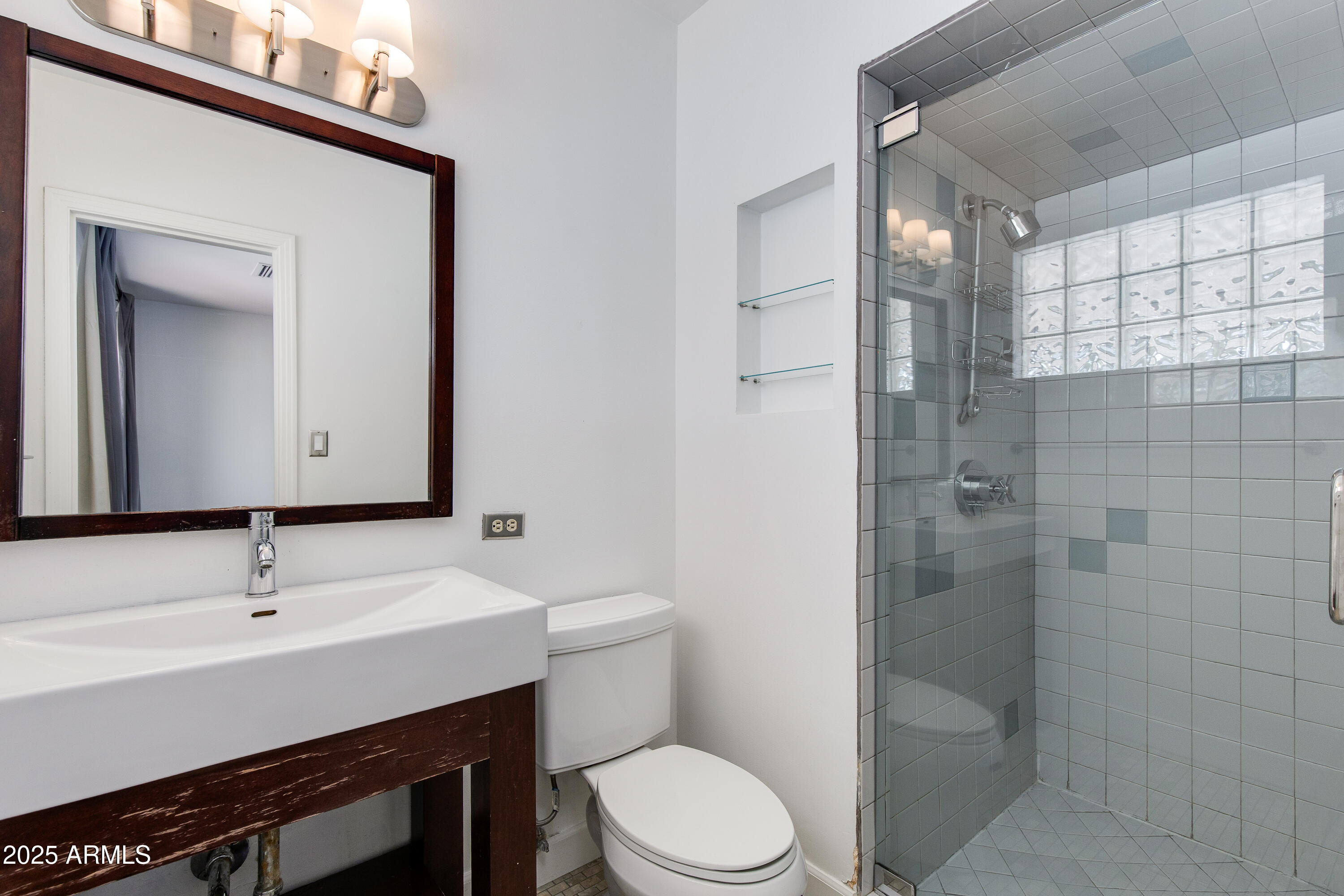 3309 E MONTECITO Avenue