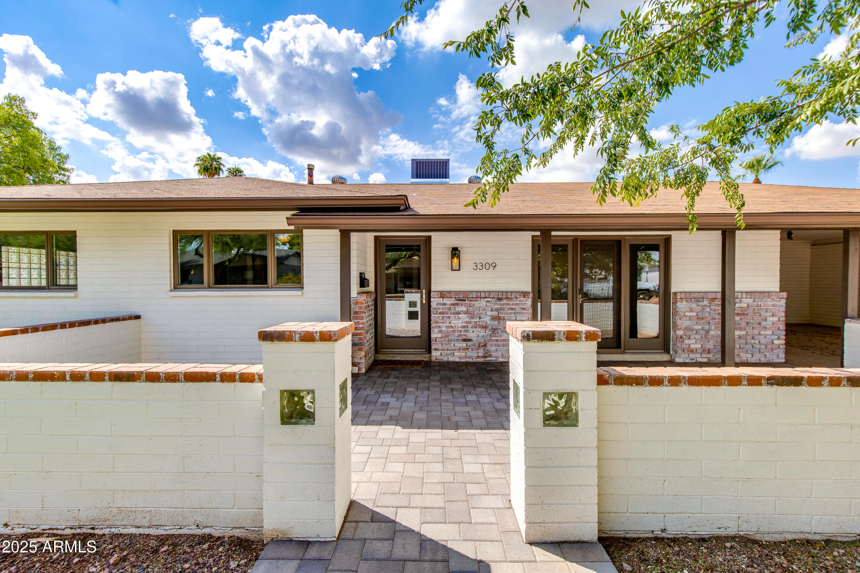 3309 E MONTECITO Avenue