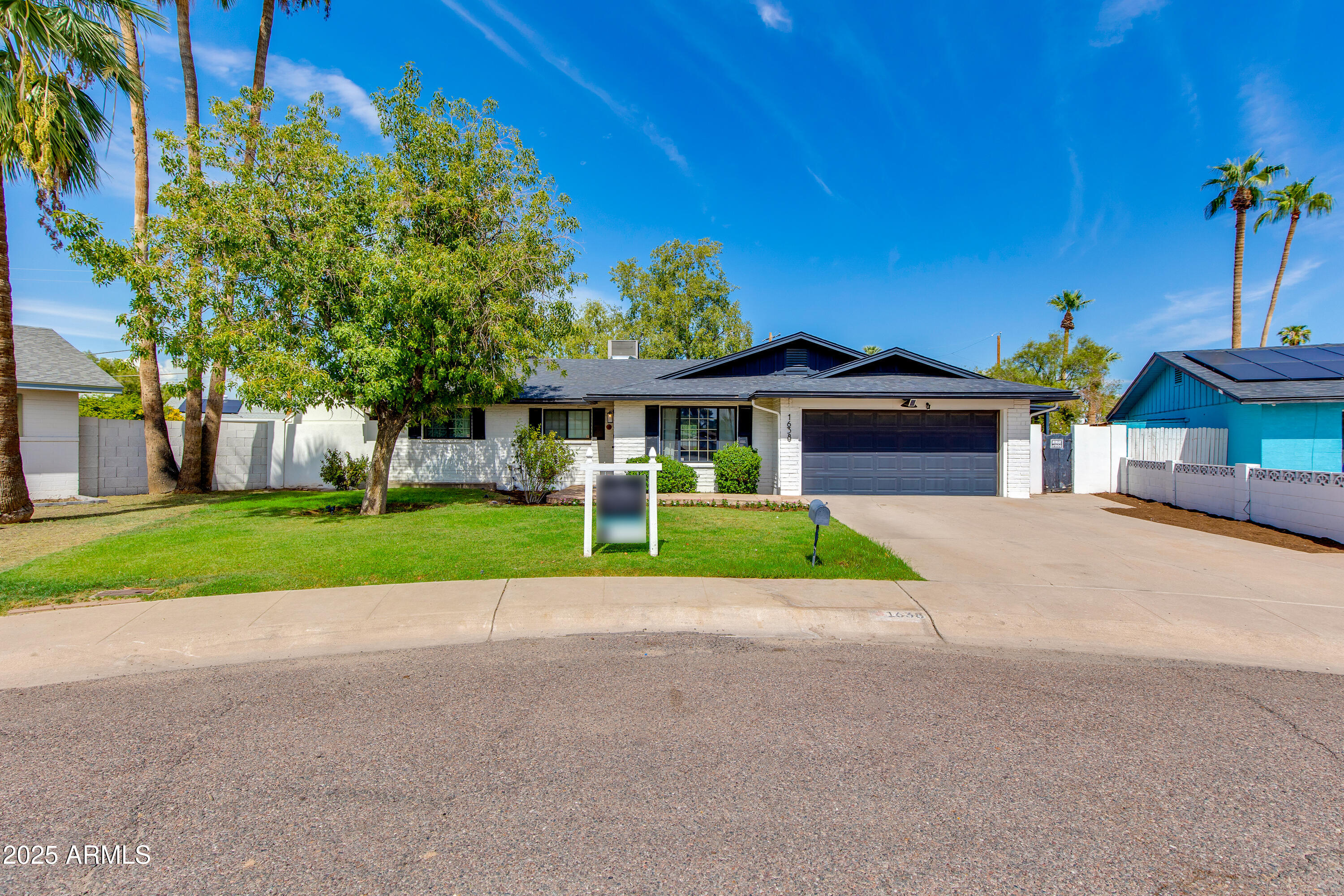 1638 W NORTHERN Avenue