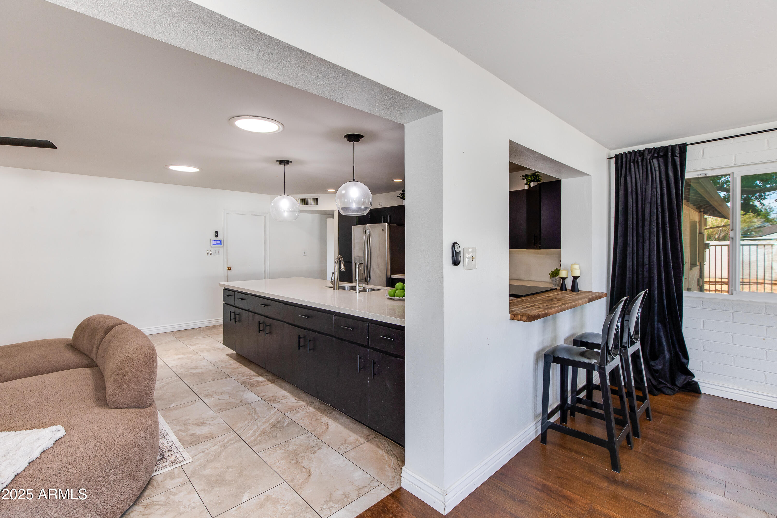 1638 W NORTHERN Avenue