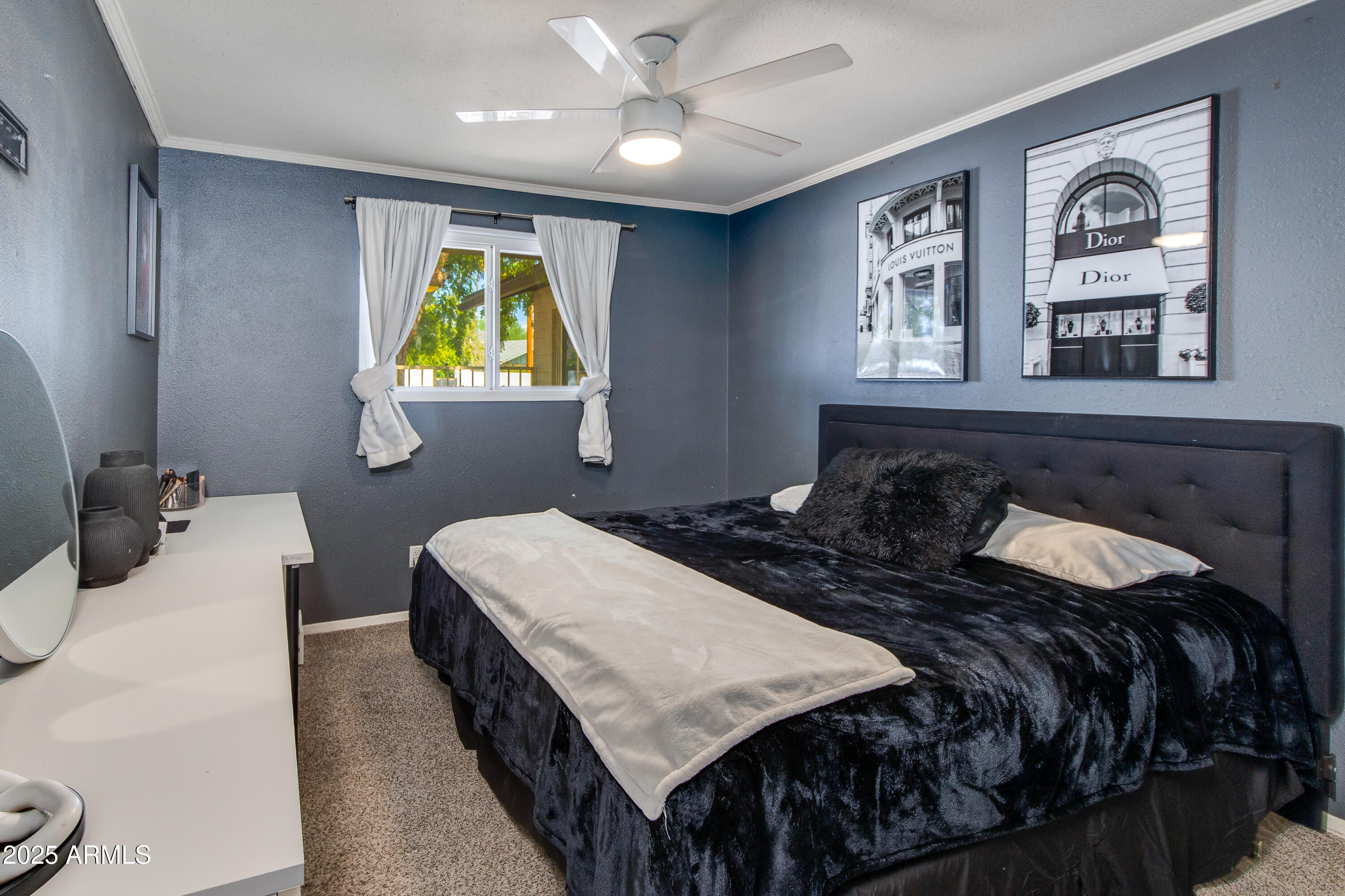 1638 W NORTHERN Avenue