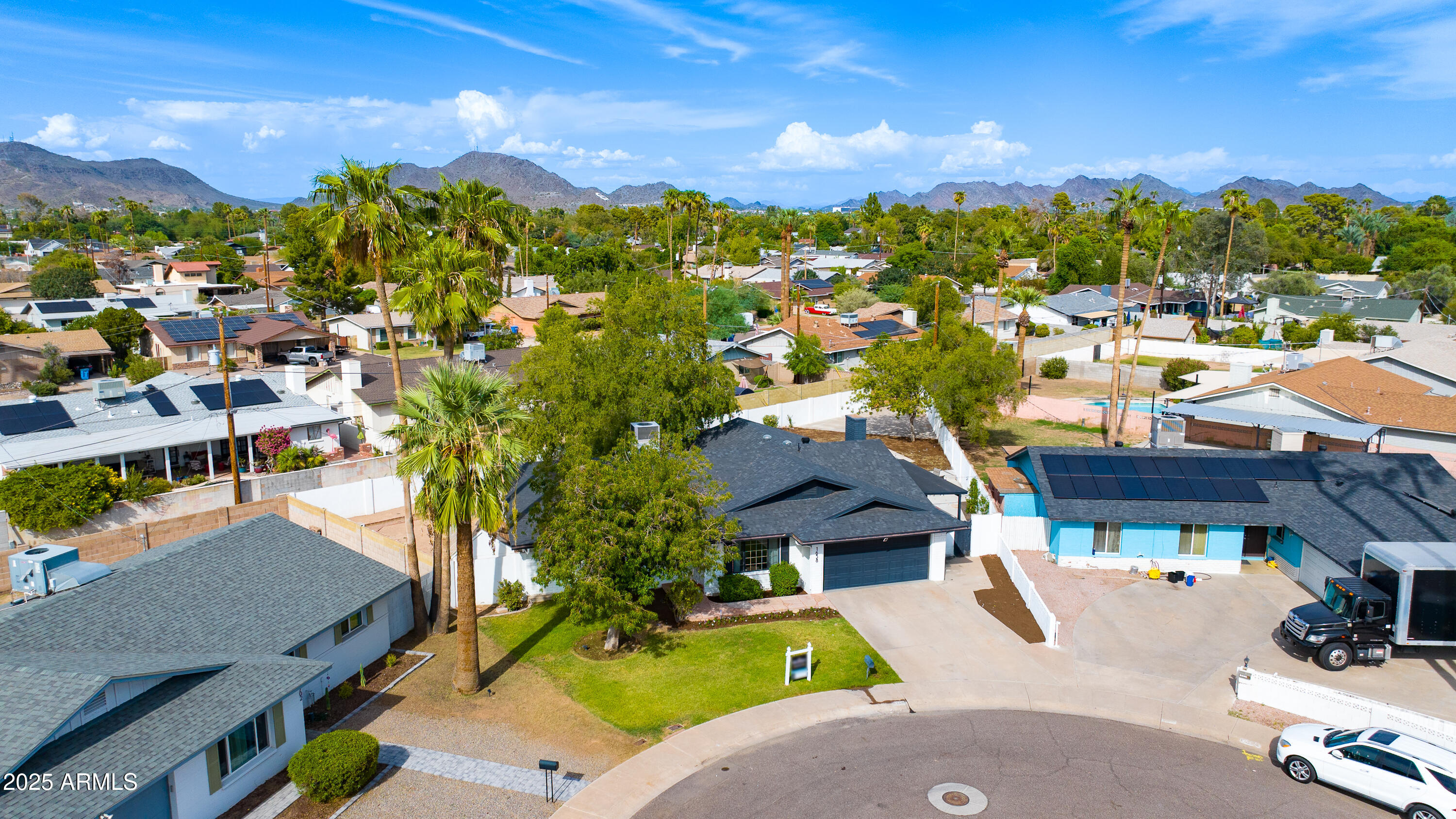 1638 W NORTHERN Avenue