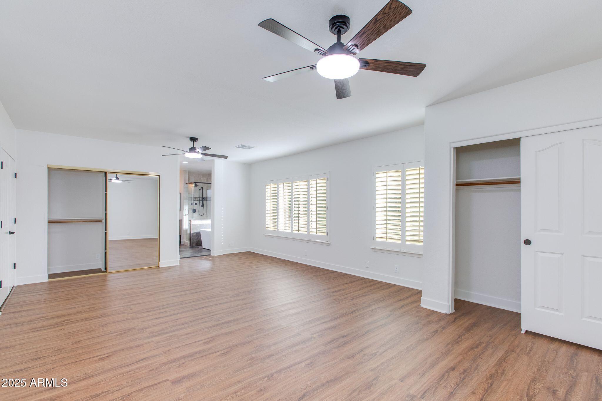 5513 E GROVERS Avenue