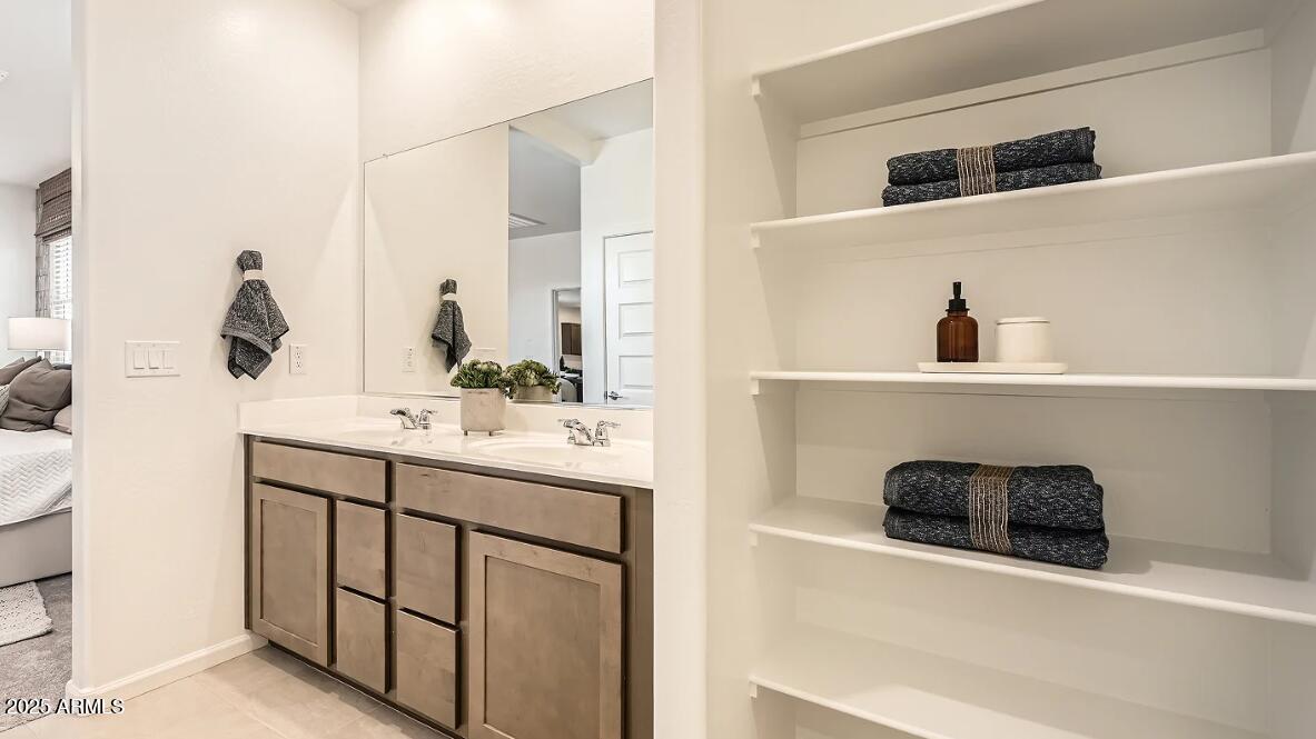 9533 W FLOWER Street