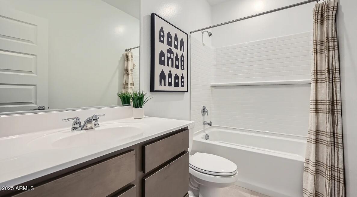 9533 W FLOWER Street