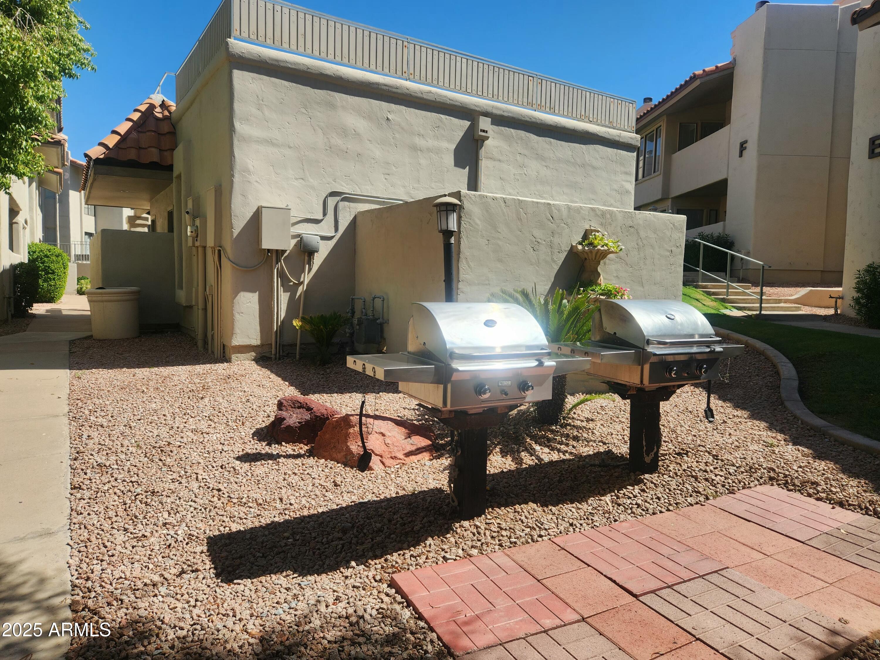 1820 E MORTEN Avenue, 112