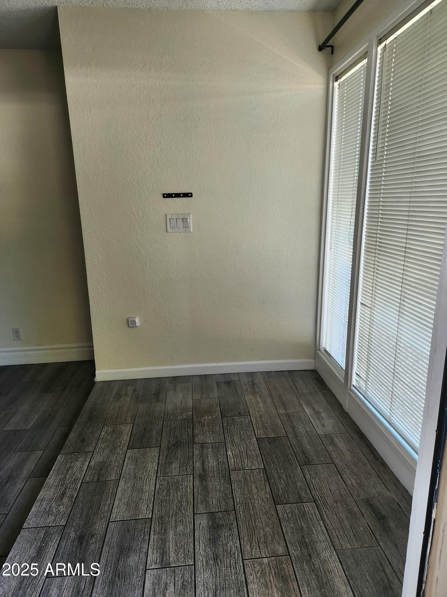 1820 E MORTEN Avenue, 112