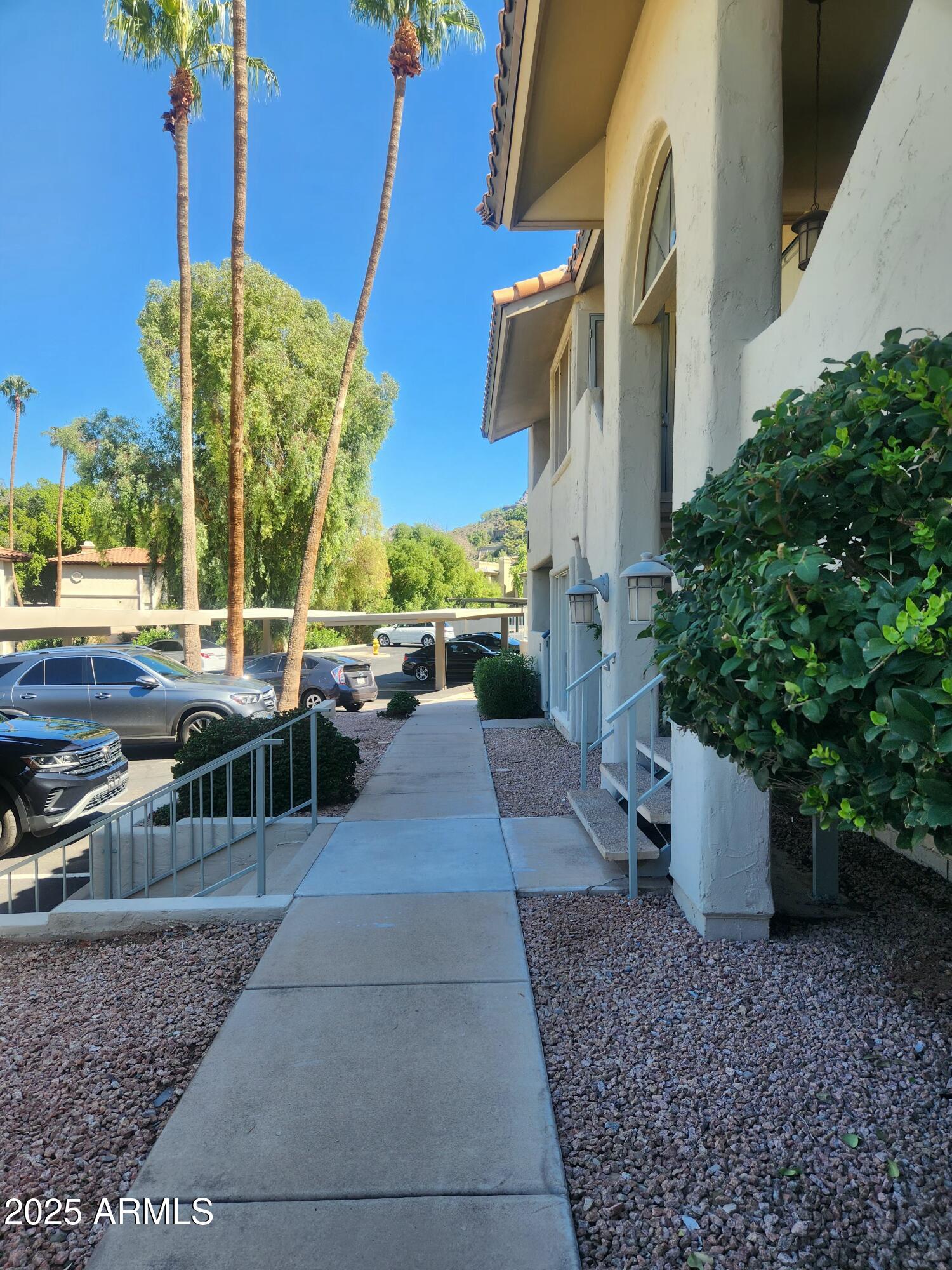 1820 E MORTEN Avenue, 112