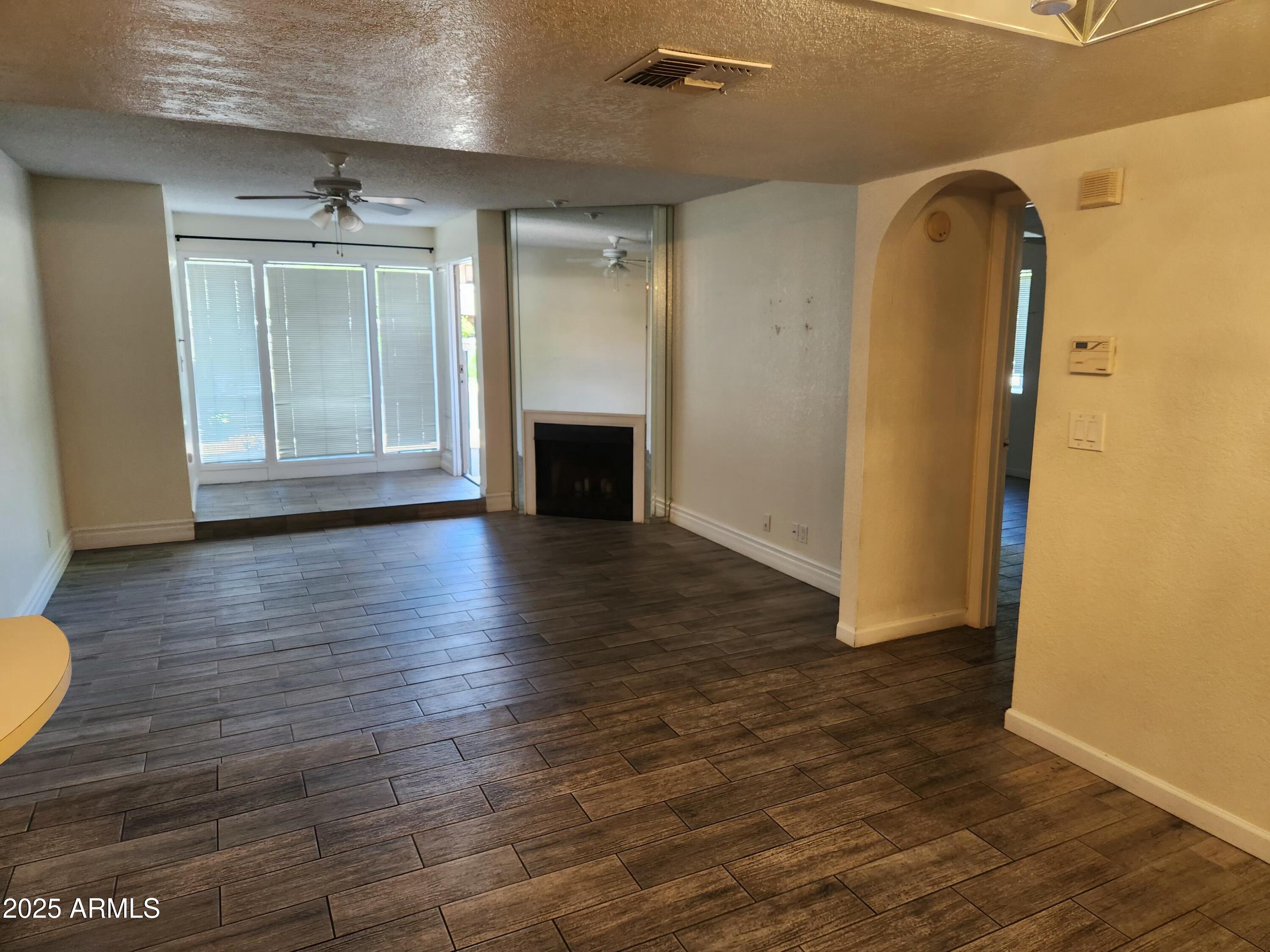 1820 E MORTEN Avenue, 112