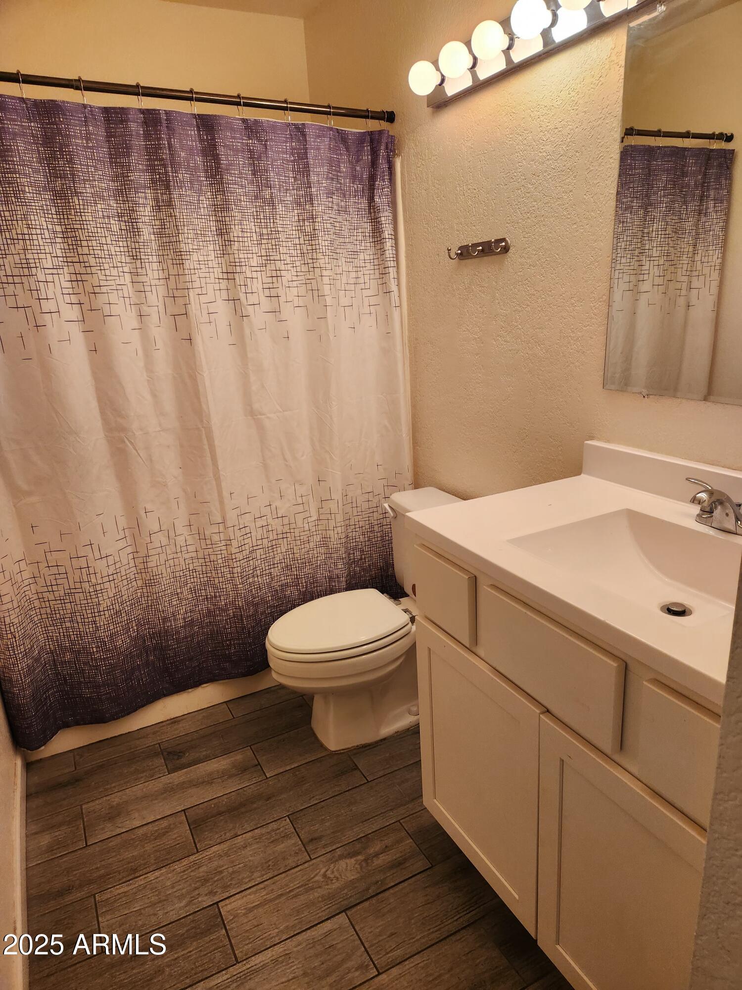 1820 E MORTEN Avenue, 112