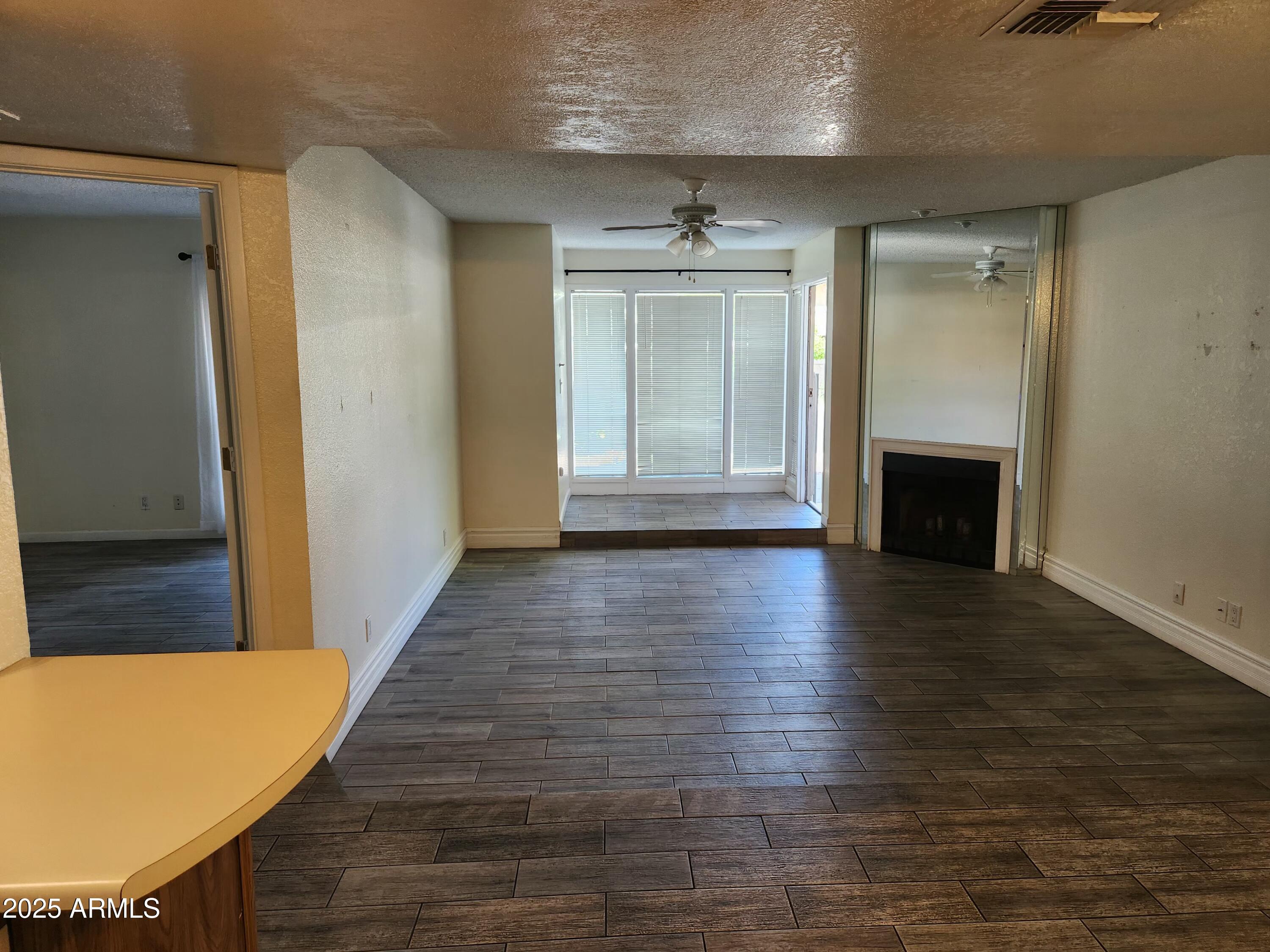 1820 E MORTEN Avenue, 112