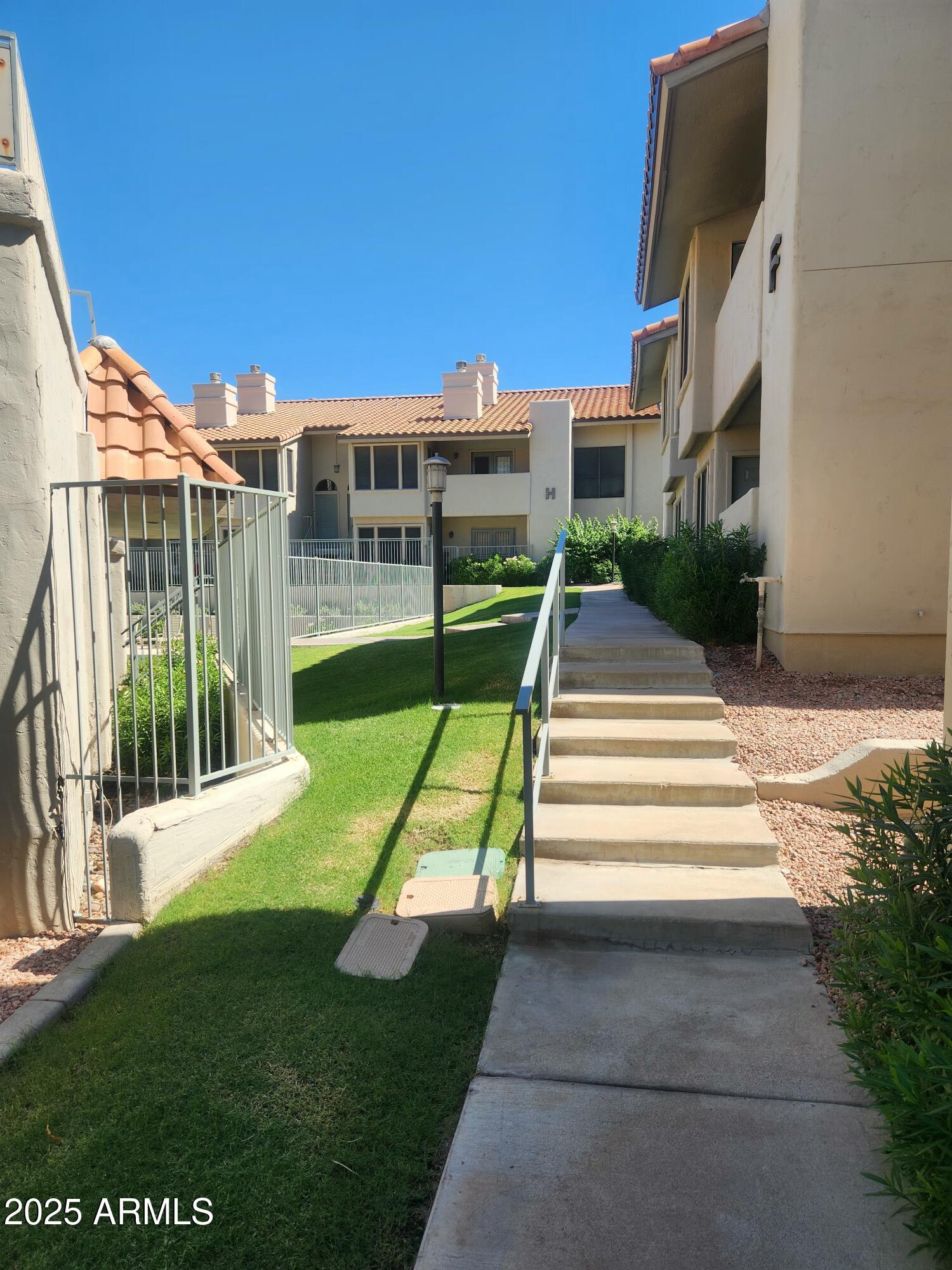 1820 E MORTEN Avenue, 112