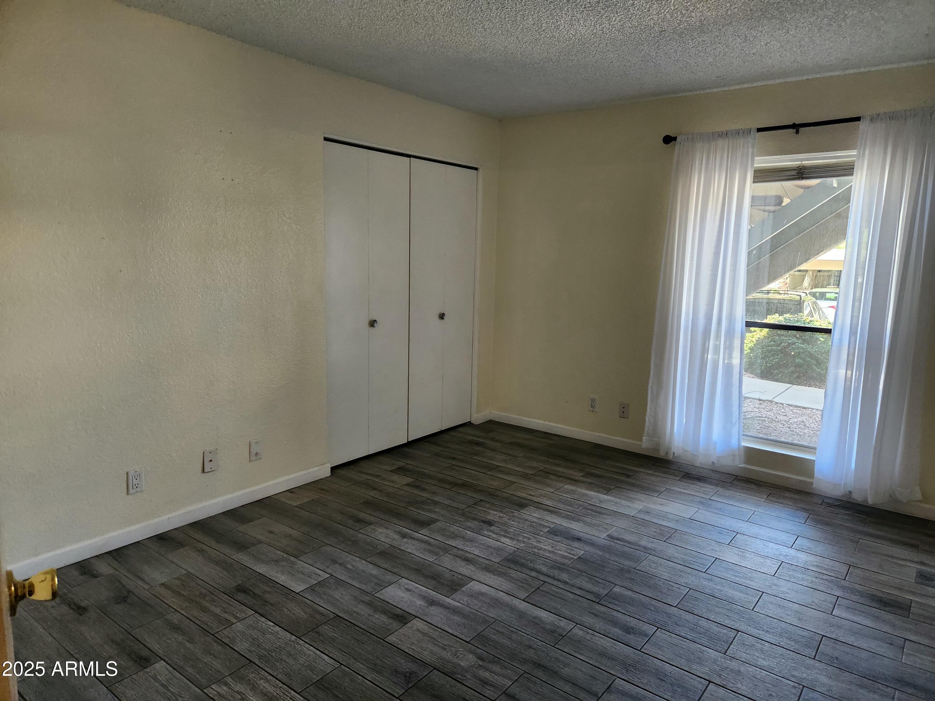 1820 E MORTEN Avenue, 112