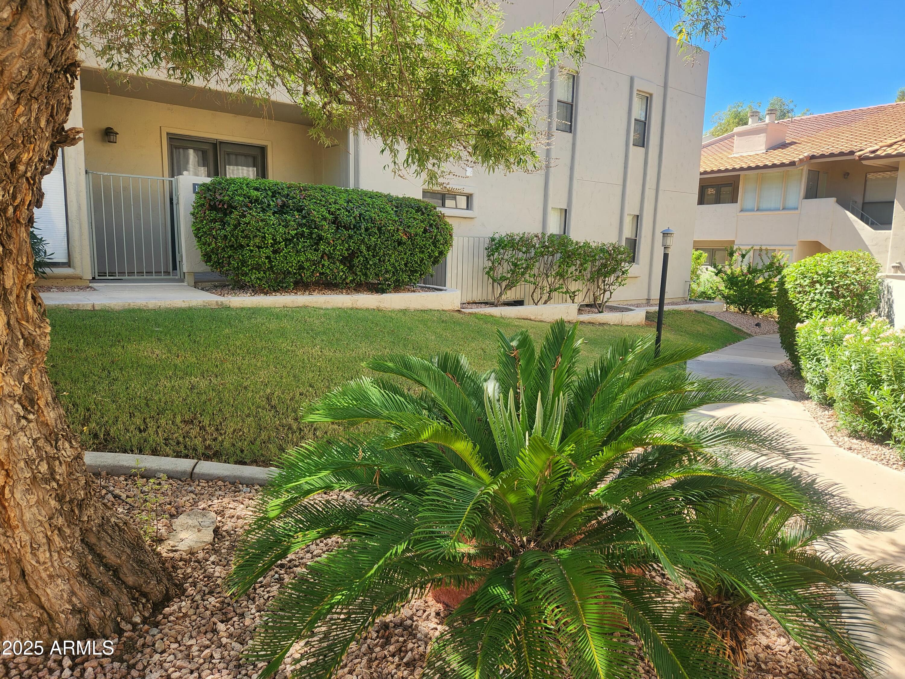 1820 E MORTEN Avenue, 112