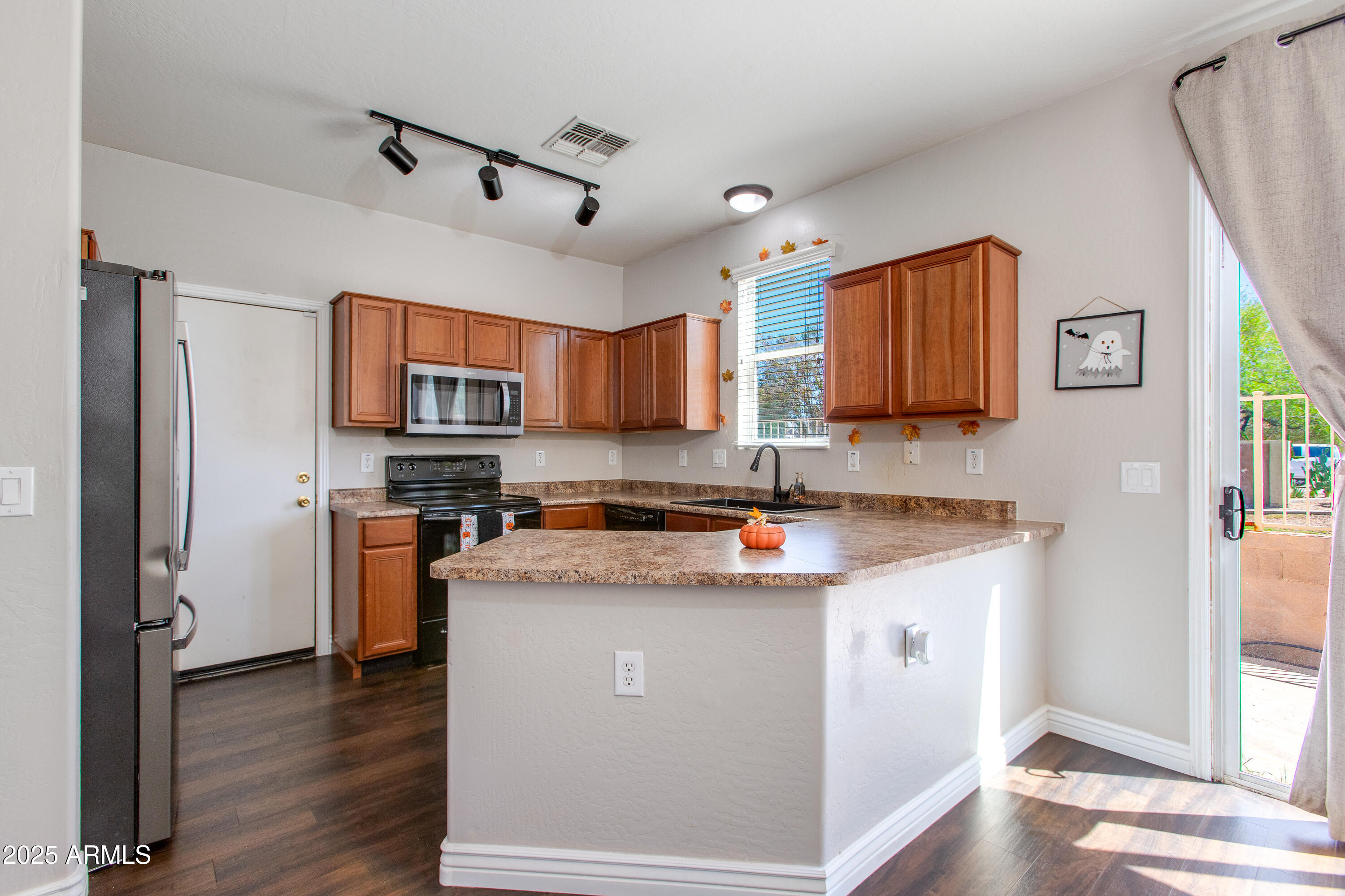 10023 W KINGMAN Street