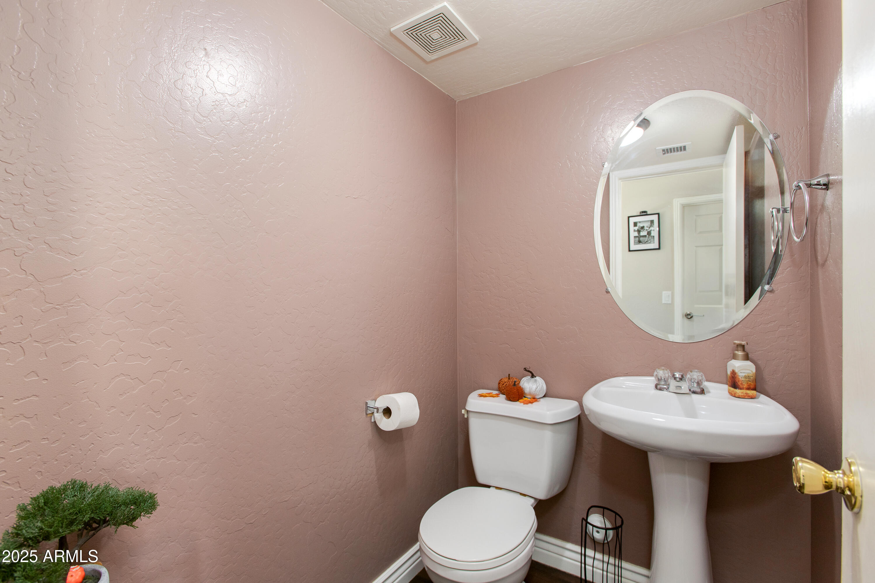 10023 W KINGMAN Street