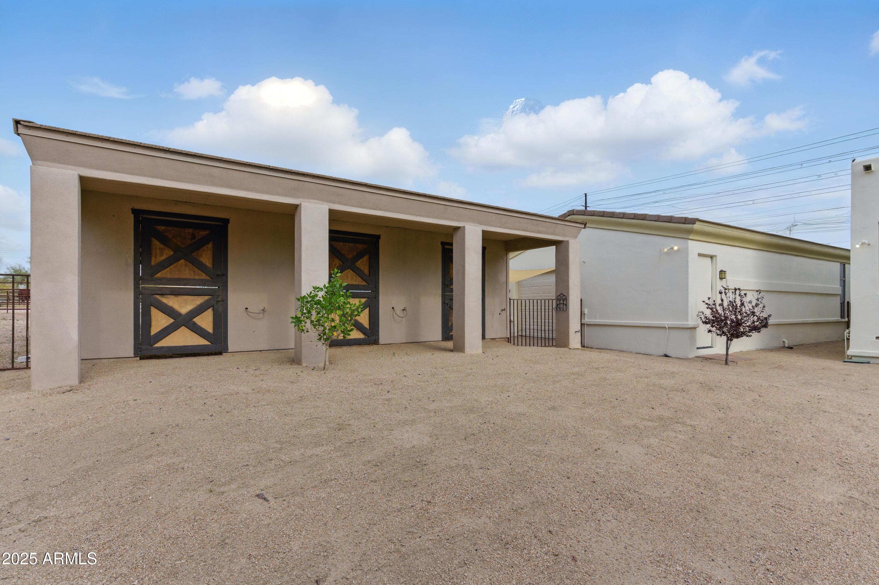 6146 E DIXILETA Drive