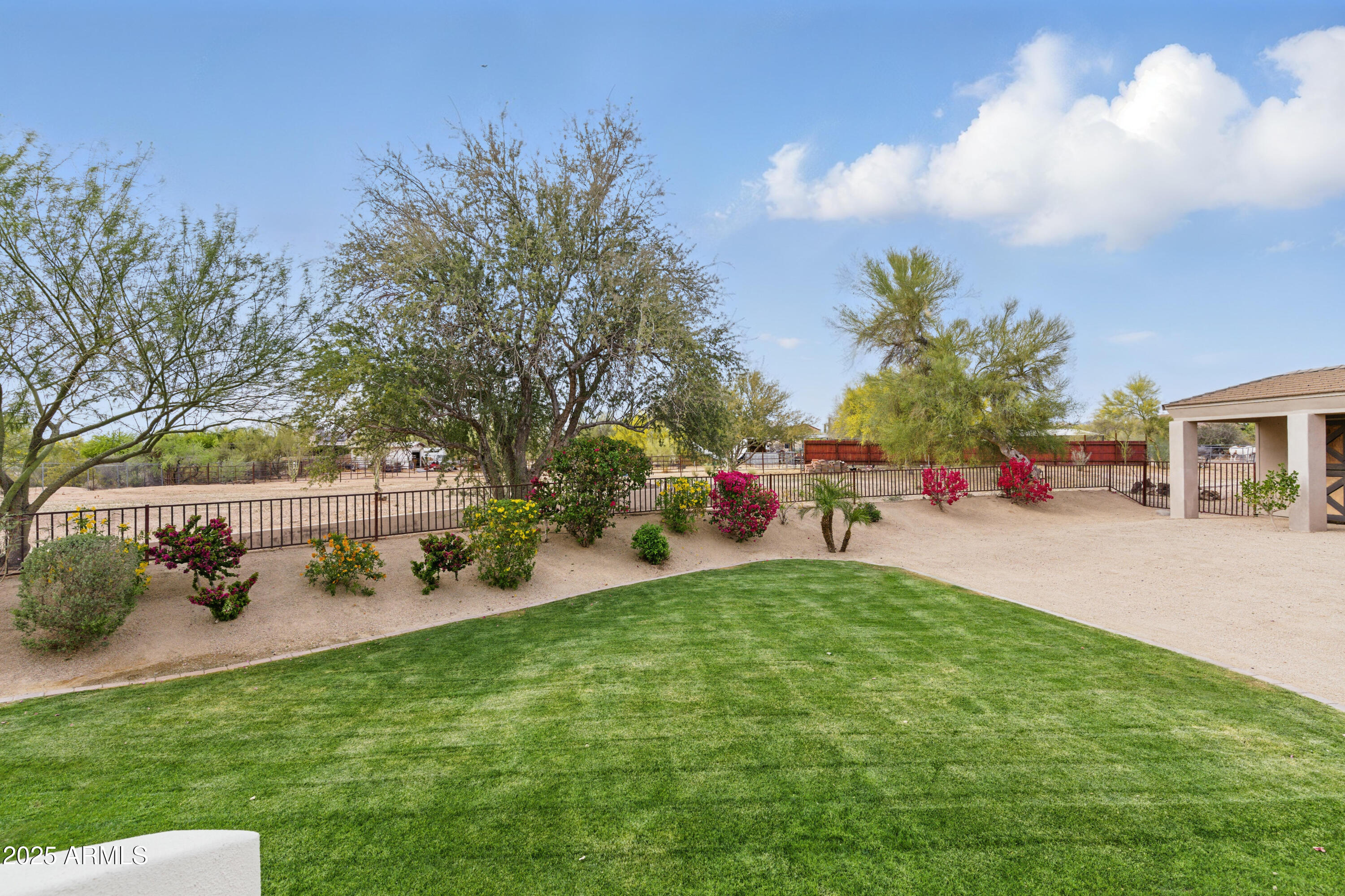 6146 E DIXILETA Drive