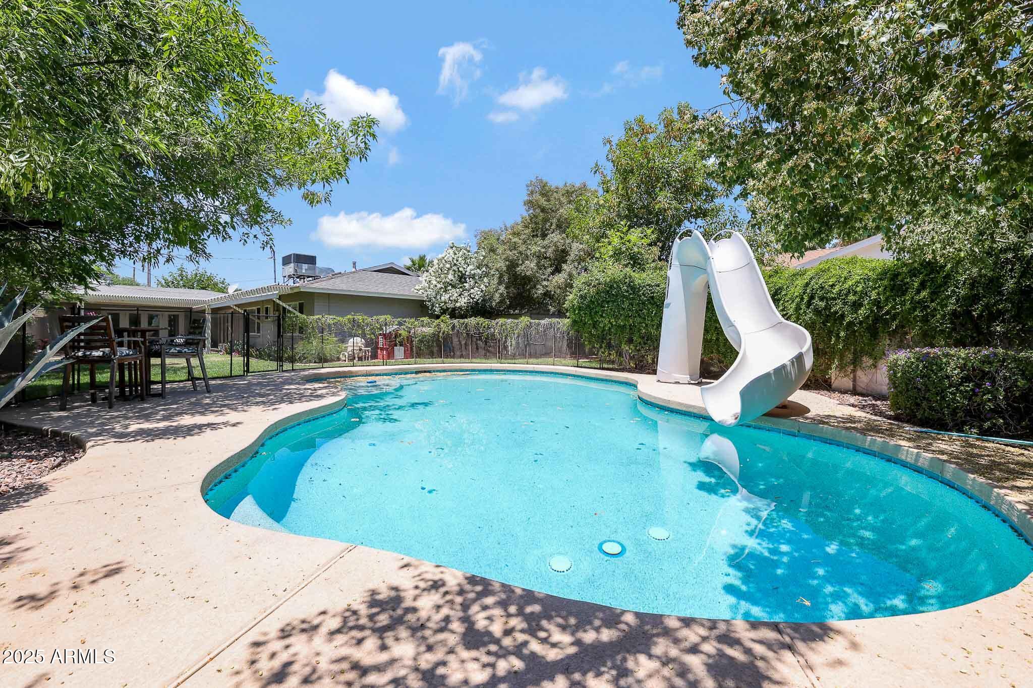 5131 E MITCHELL Drive