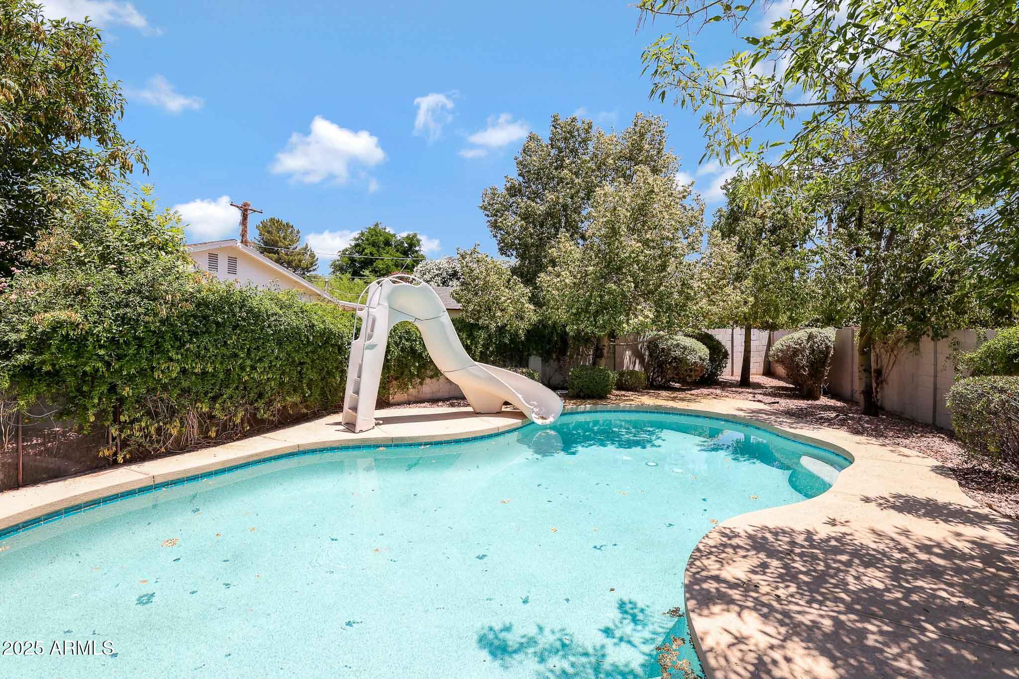 5131 E MITCHELL Drive