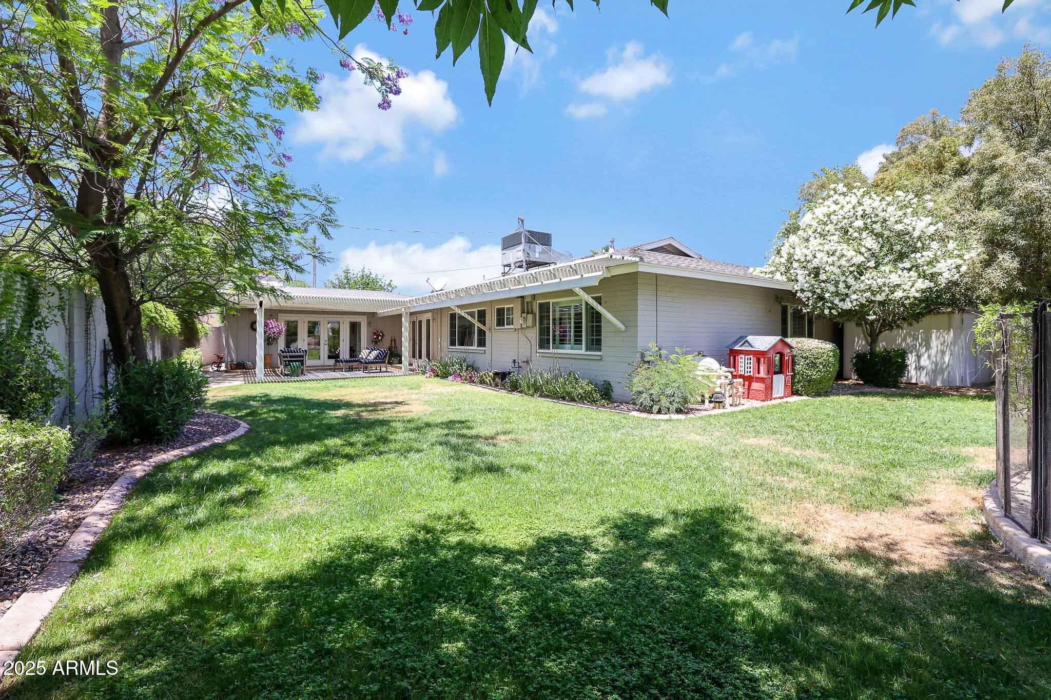 5131 E MITCHELL Drive