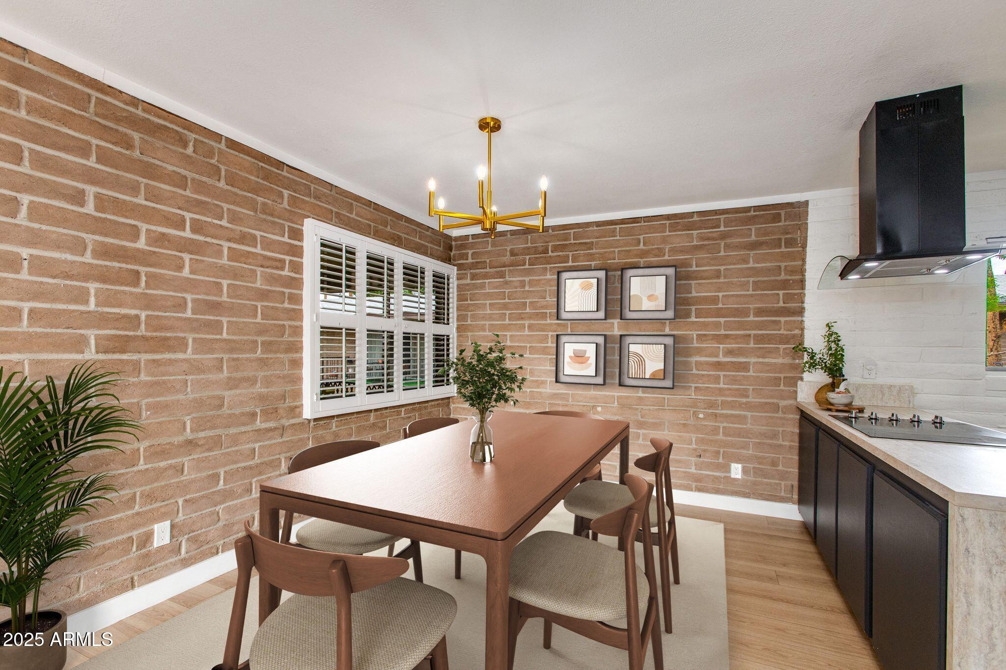 1901 E Missouri Avenue, 219